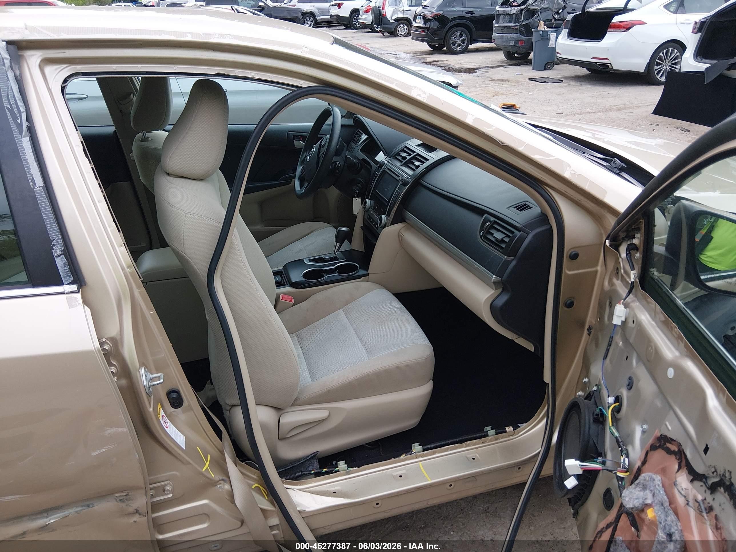 2012 Toyota Camry Le Gold vin: 4T4BF1FK4CR264682