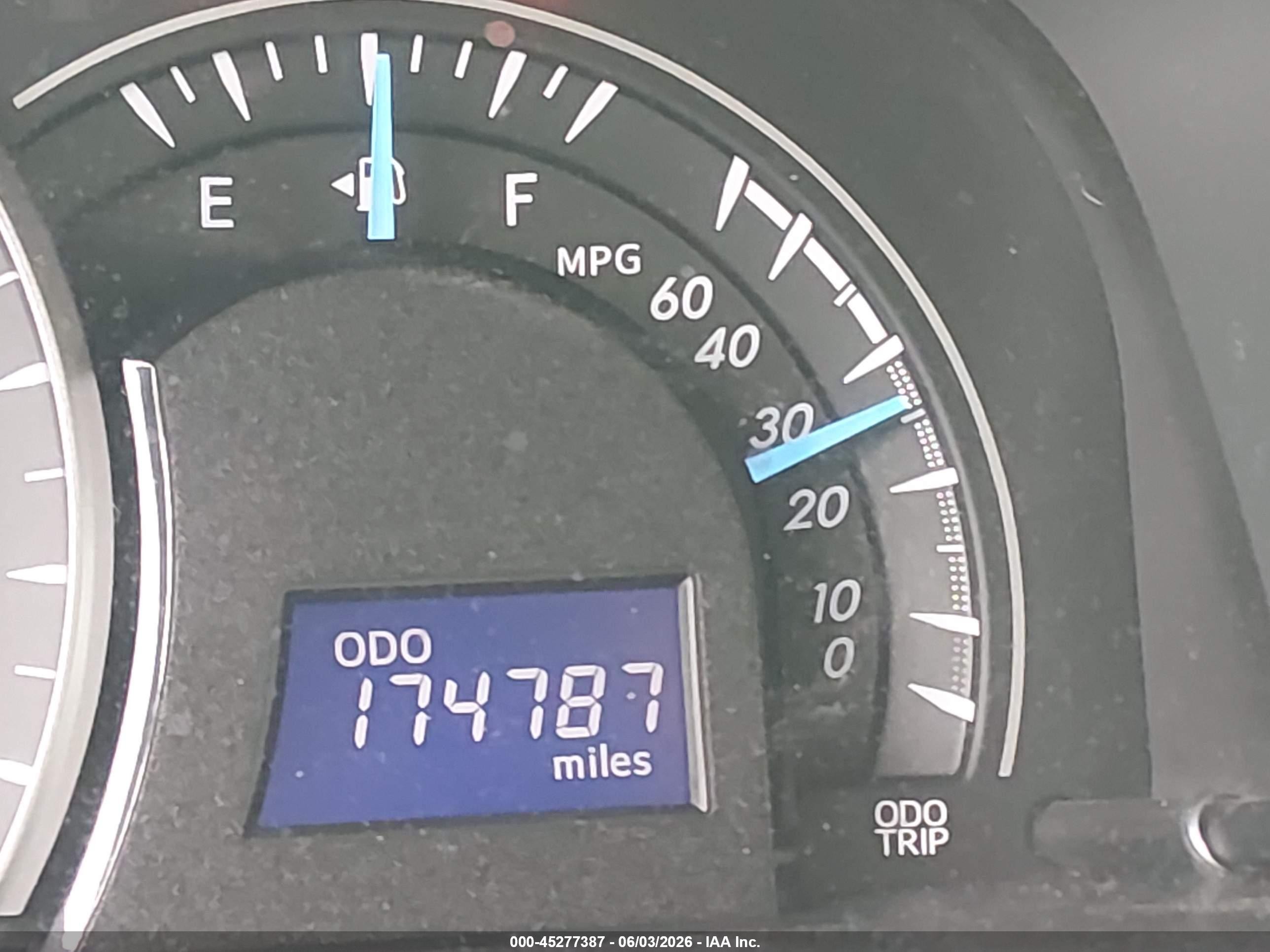 2012 Toyota Camry Le Gold vin: 4T4BF1FK4CR264682