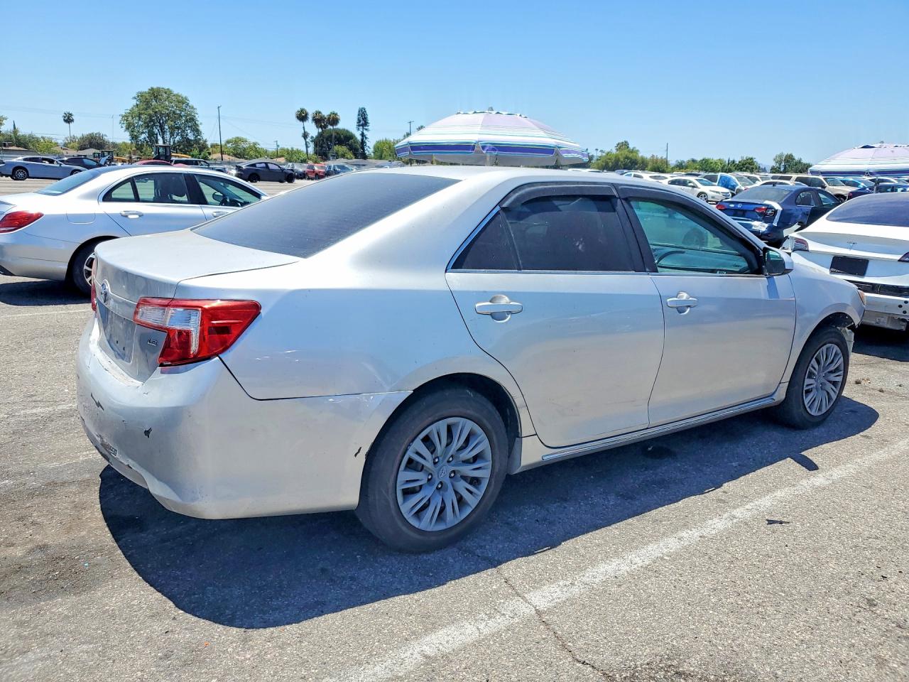 2012 Toyota Camry Le Silver vin: 4T4BF1FK4CR270143