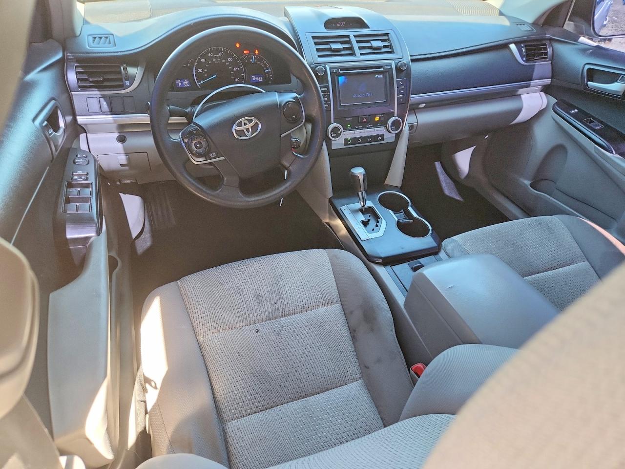 2013 Toyota Camry Le Silver vin: 4T4BF1FK4DR277367