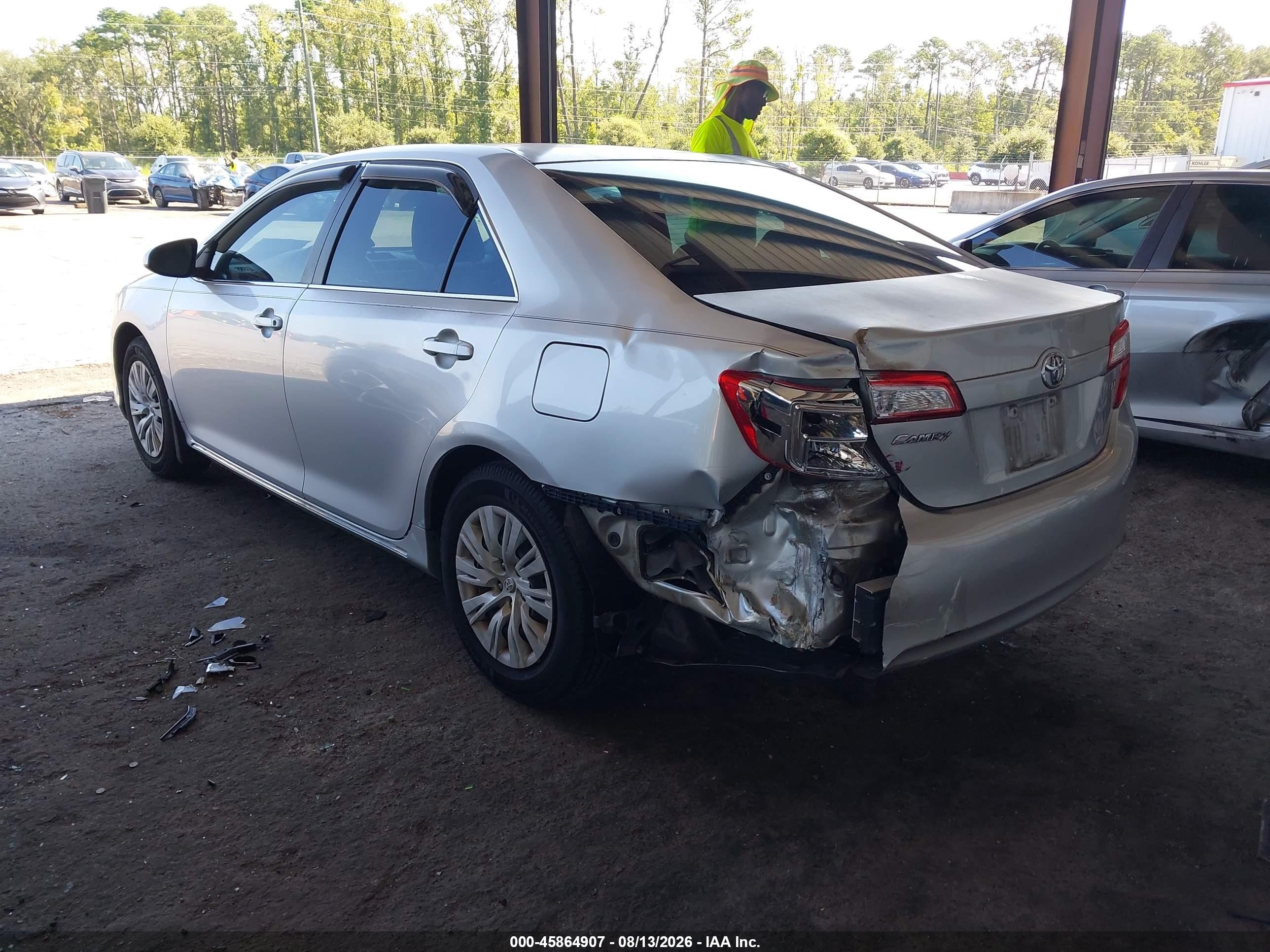 2013 Toyota Camry Le Silver vin: 4T4BF1FK4DR284643