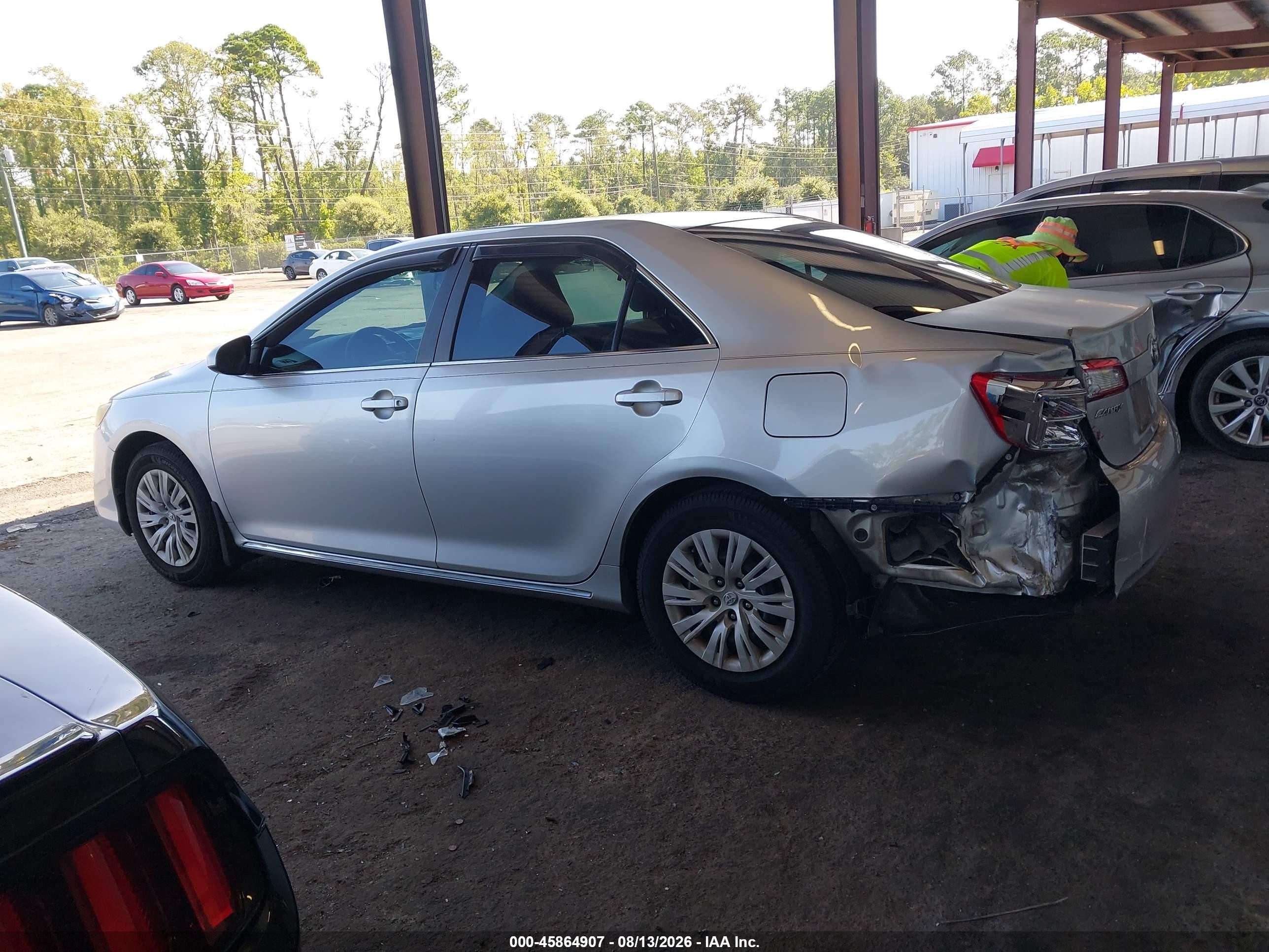 2013 Toyota Camry Le Silver vin: 4T4BF1FK4DR284643