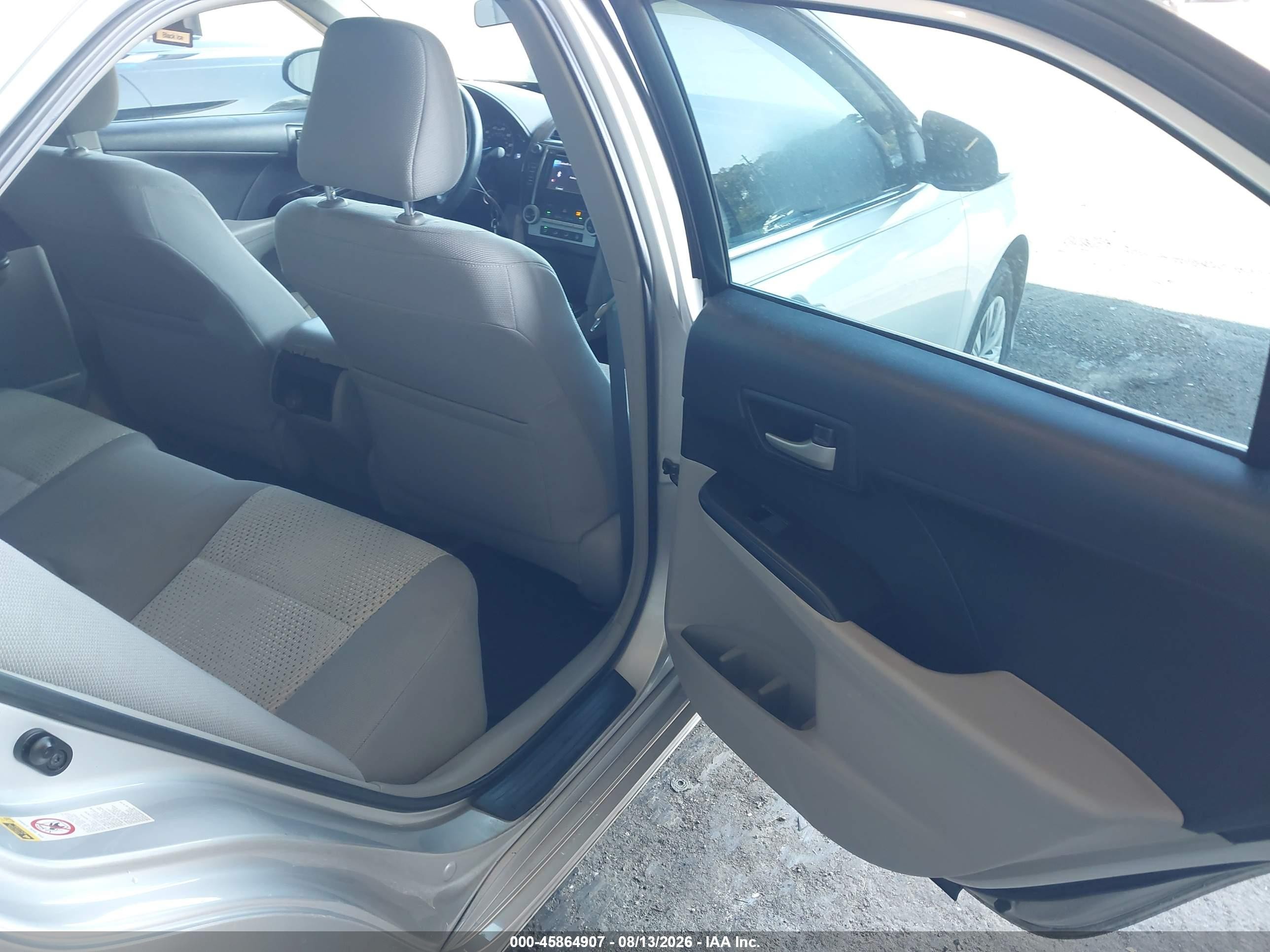 2013 Toyota Camry Le Silver vin: 4T4BF1FK4DR284643