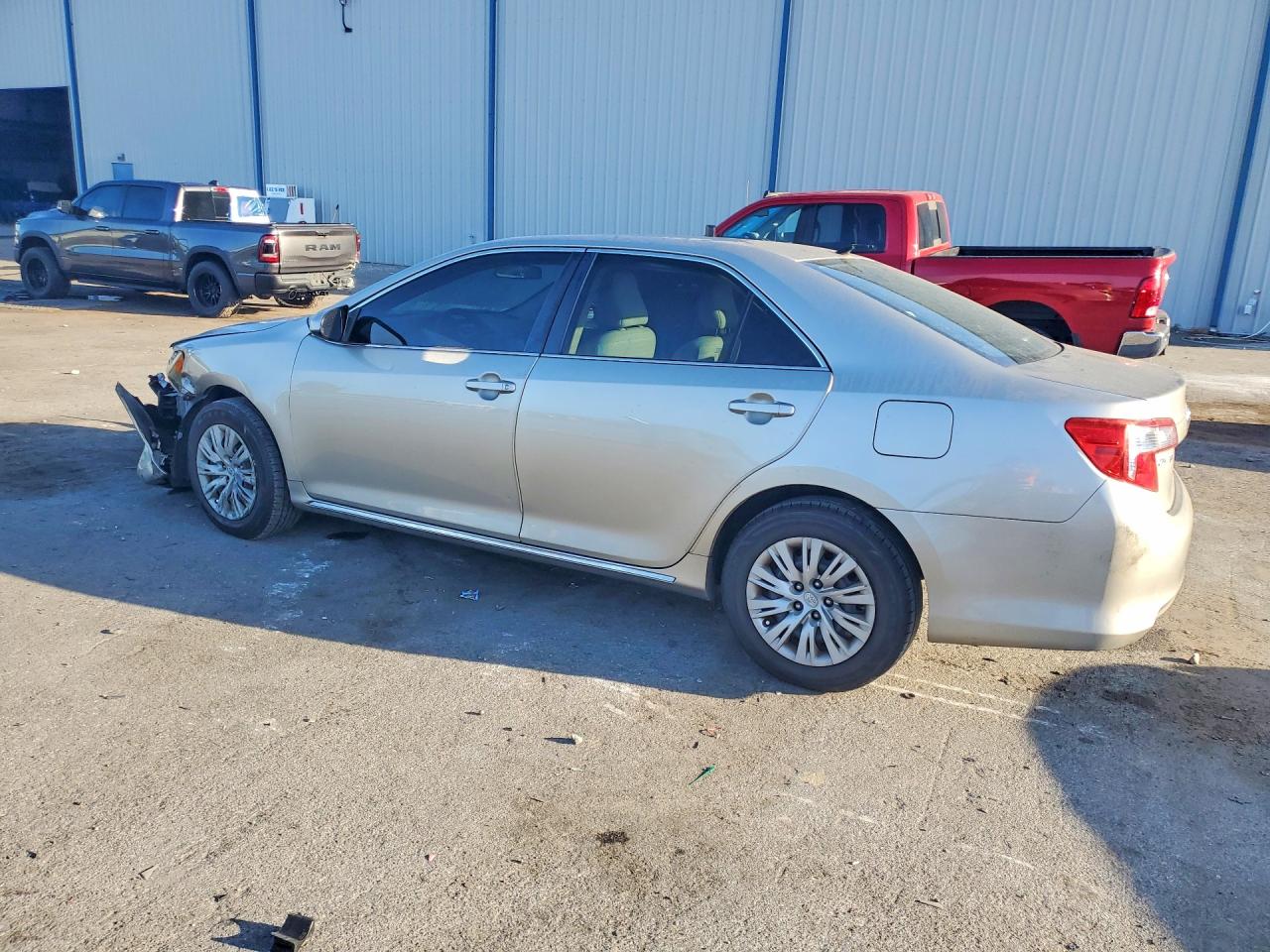 2013 Toyota Camry Le Желто-коричневый vin: 4T4BF1FK4DR304826