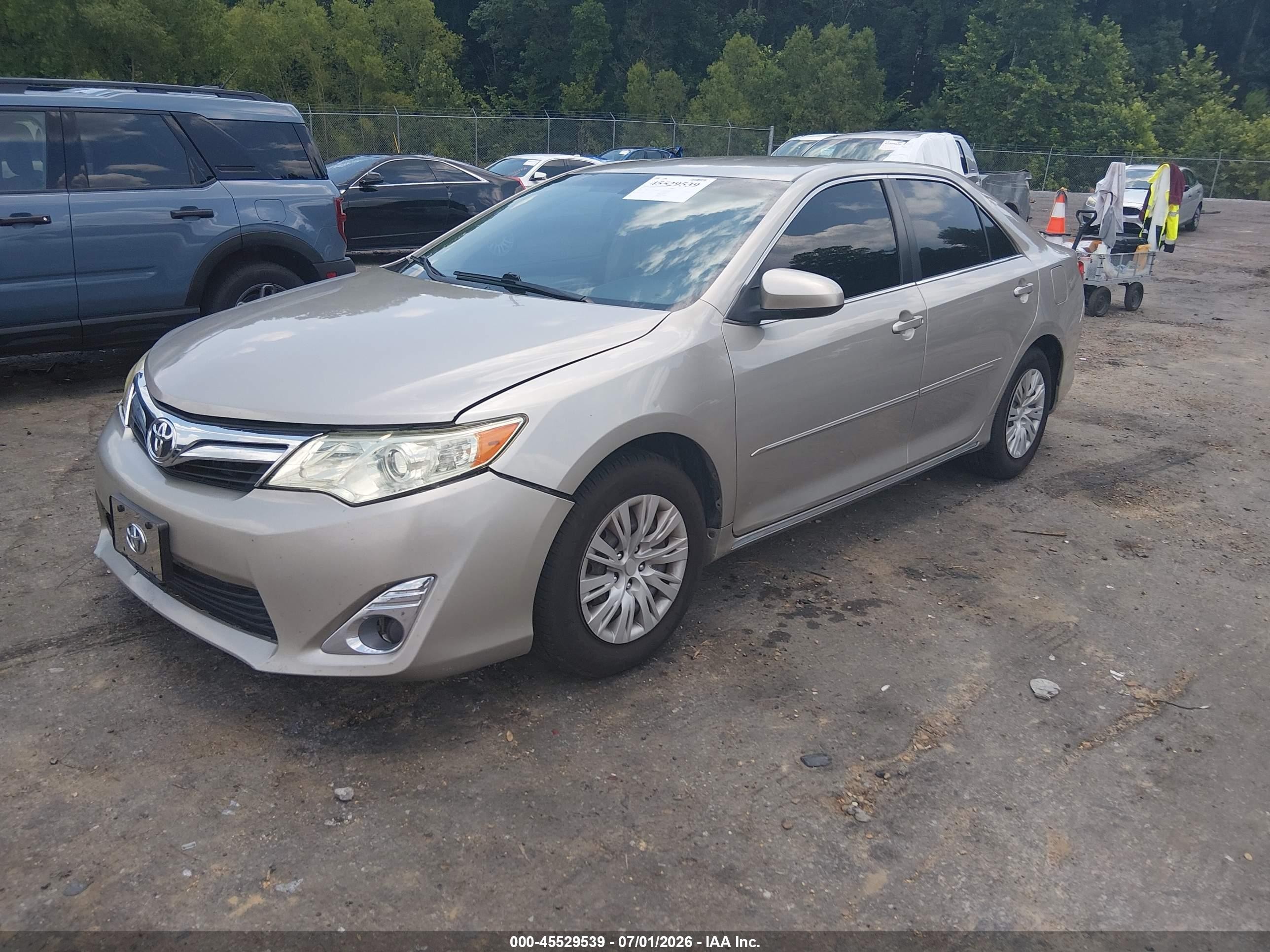 2013 Toyota Camry Le Beige vin: 4T4BF1FK4DR319214