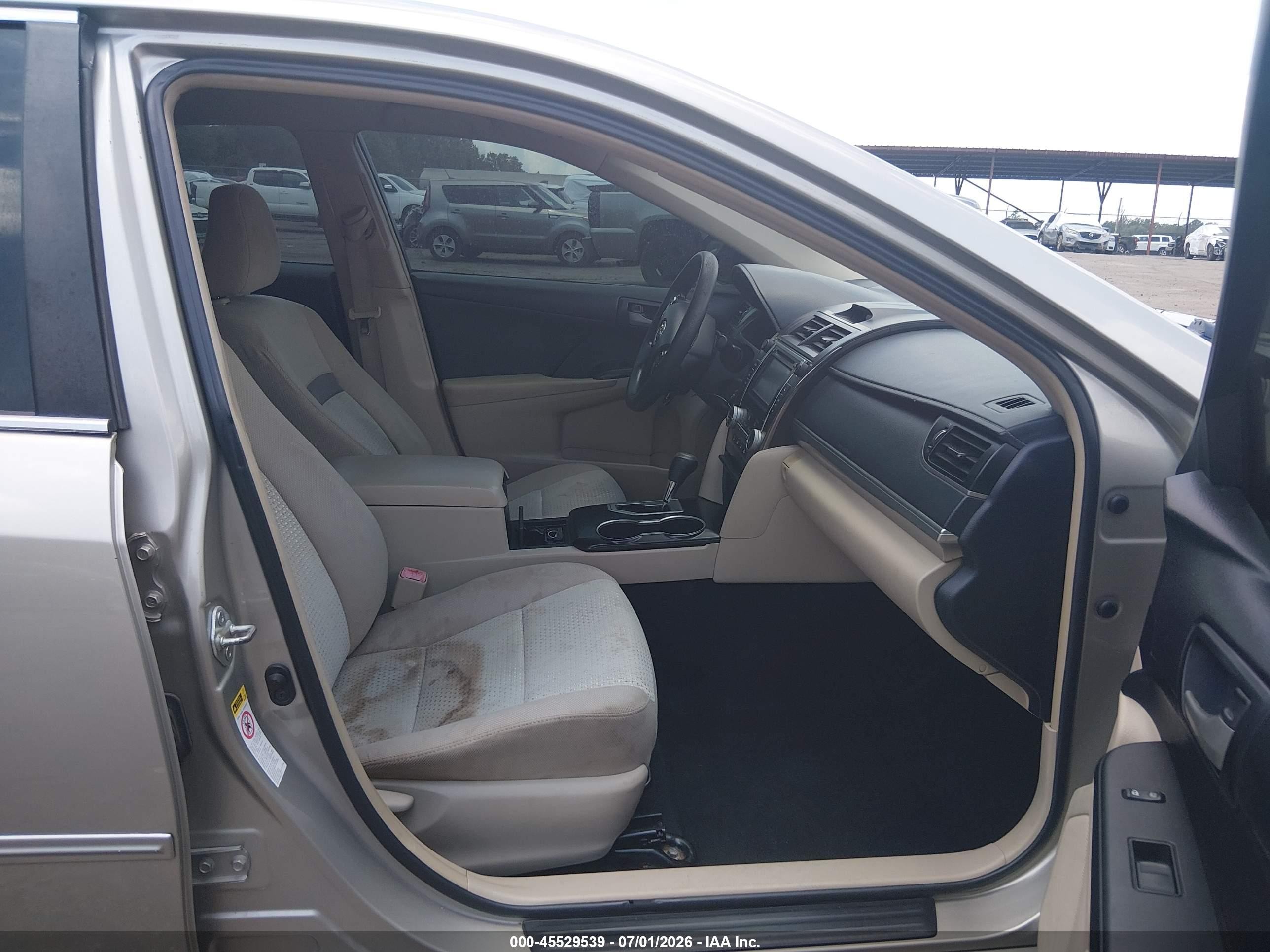 2013 Toyota Camry Le Beige vin: 4T4BF1FK4DR319214