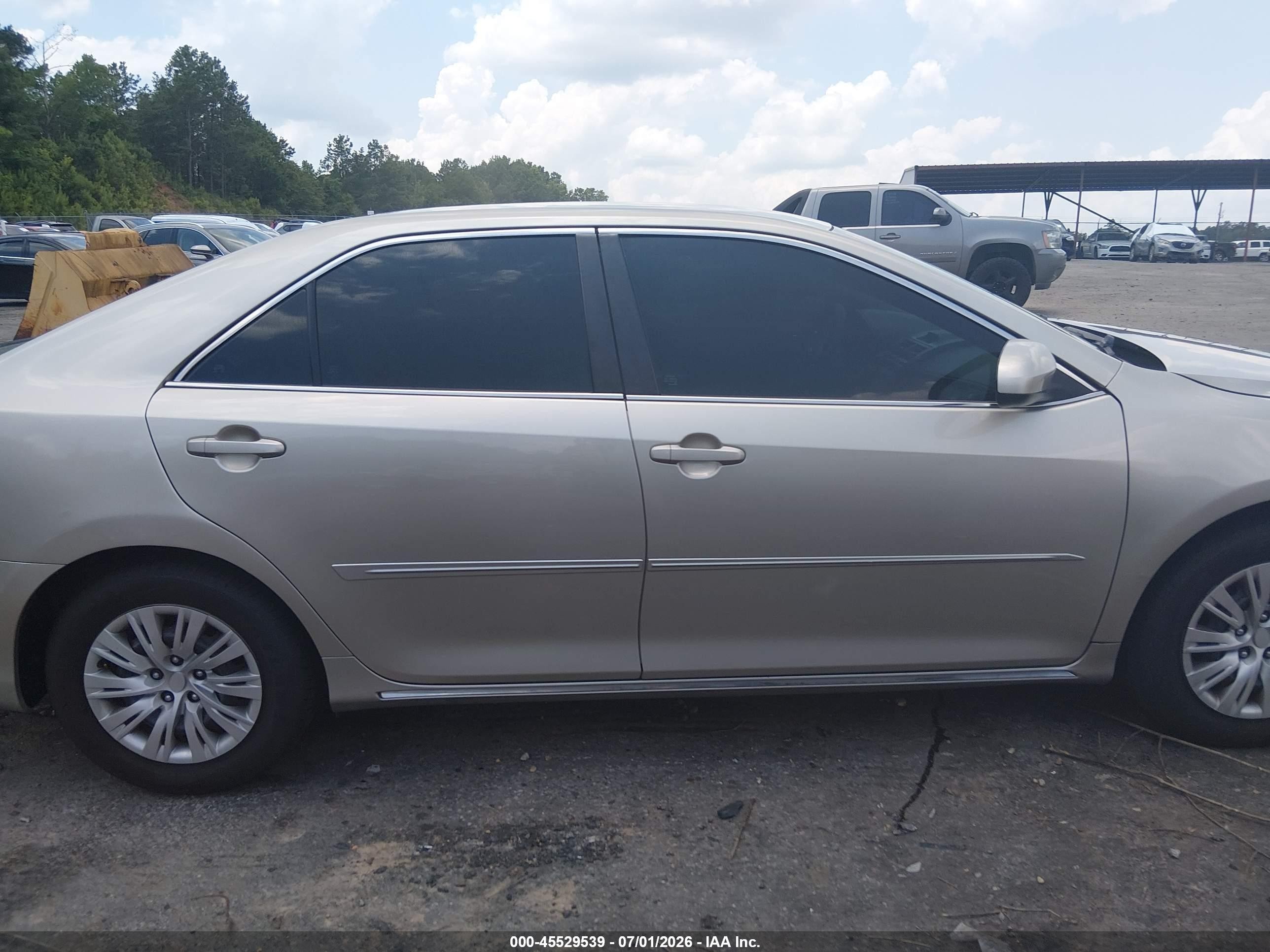 2013 Toyota Camry Le Beige vin: 4T4BF1FK4DR319214