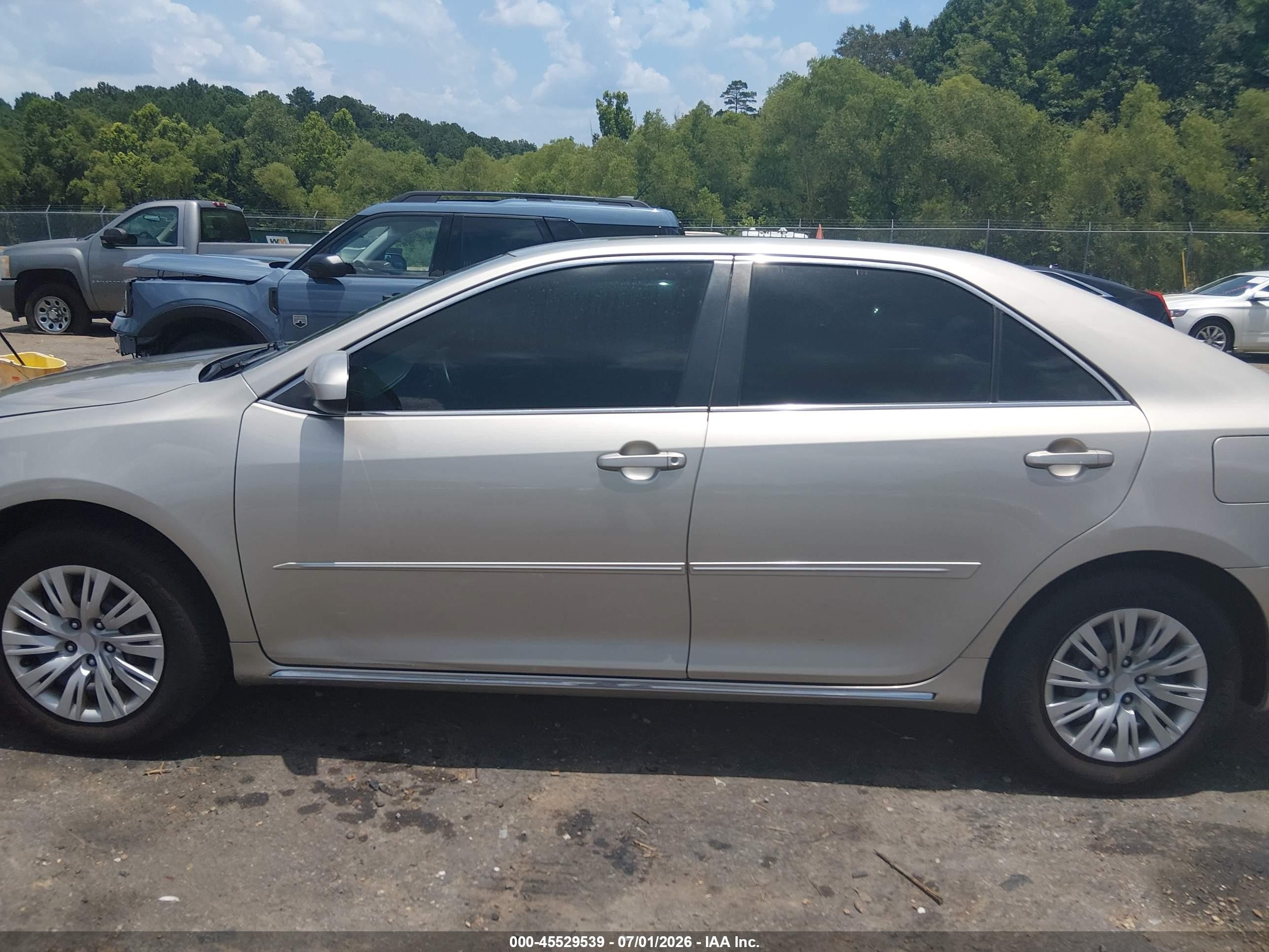 2013 Toyota Camry Le Beige vin: 4T4BF1FK4DR319214
