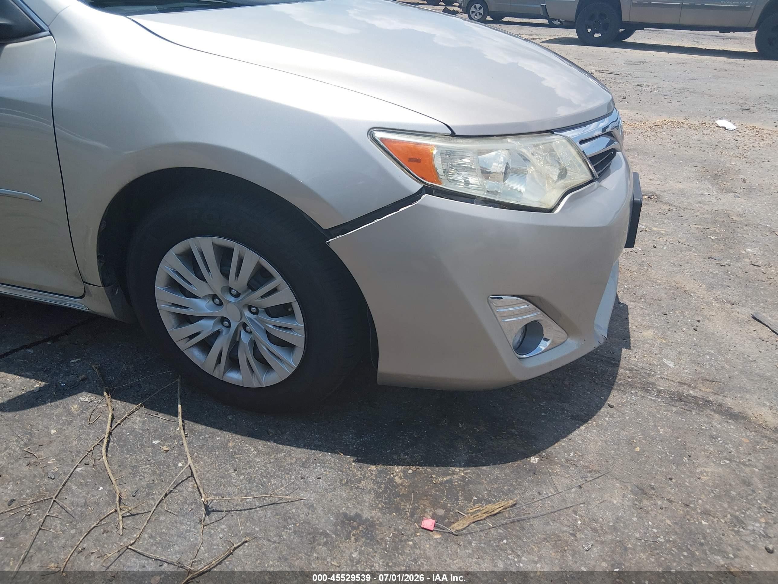 2013 Toyota Camry Le Beige vin: 4T4BF1FK4DR319214