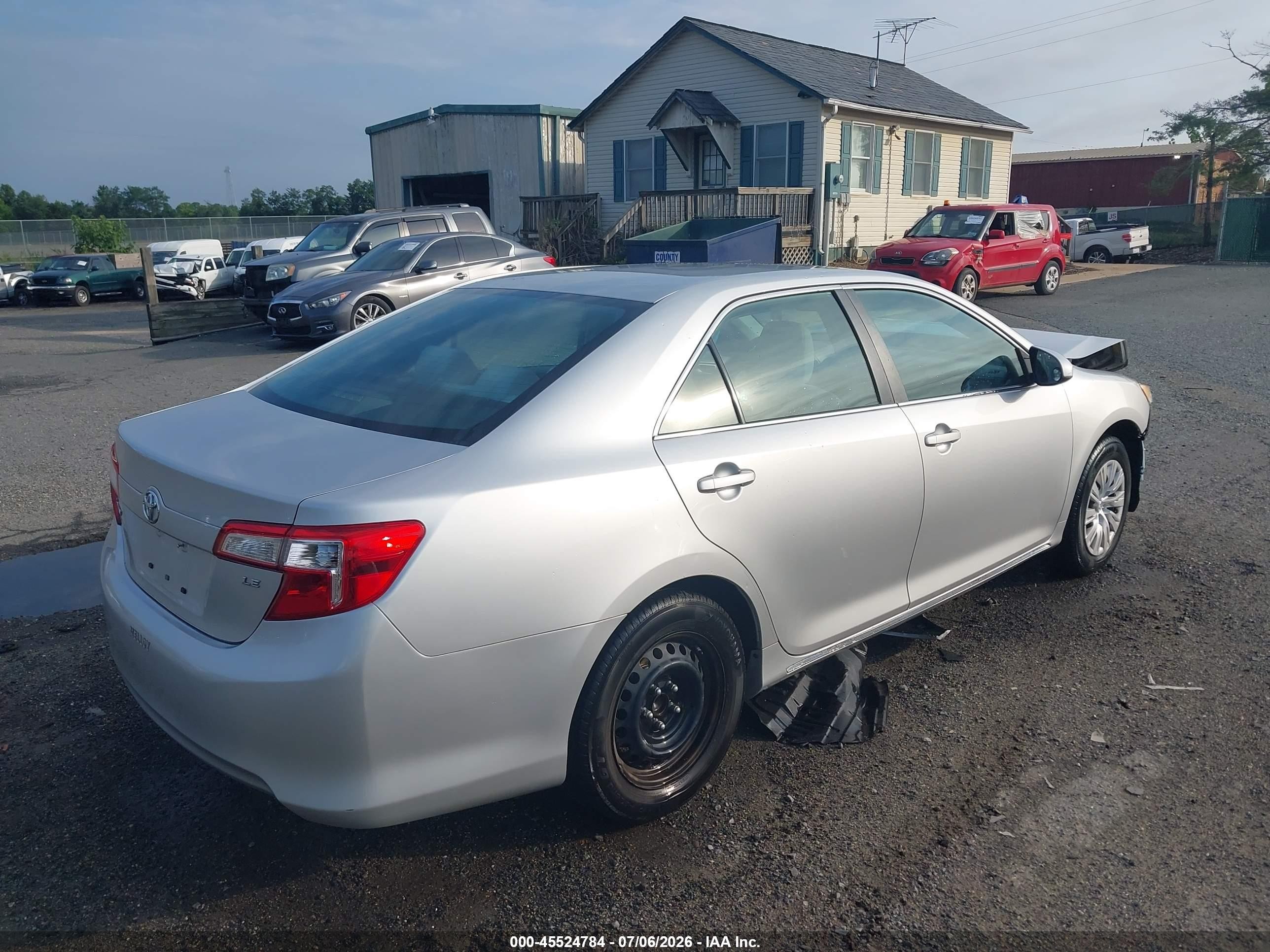 2013 Toyota Camry Le Silver vin: 4T4BF1FK4DR326275