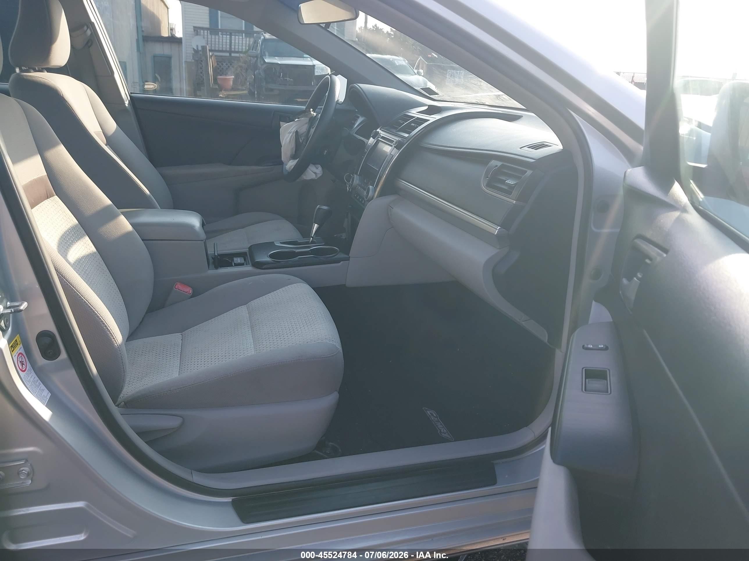 2013 Toyota Camry Le Silver vin: 4T4BF1FK4DR326275