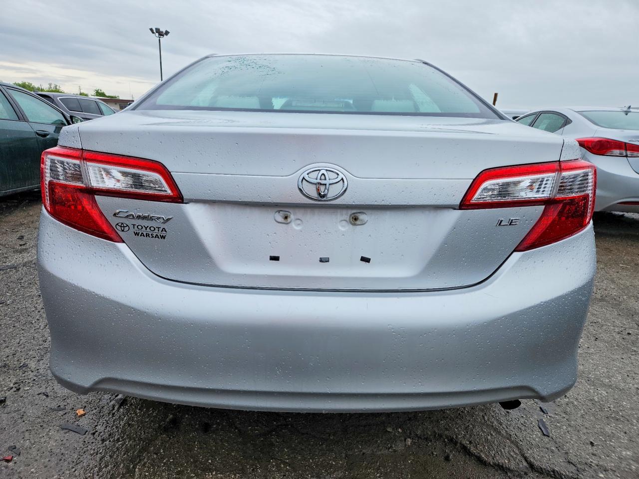 2013 Toyota Camry Le Серебряный vin: 4T4BF1FK4DR328771
