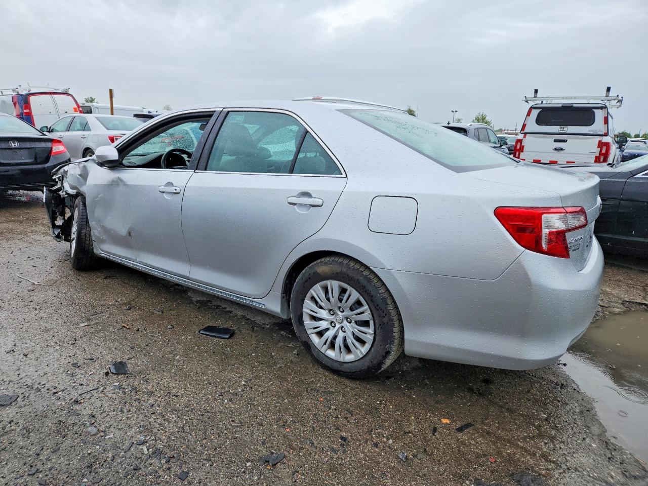 2013 Toyota Camry Le Серебряный vin: 4T4BF1FK4DR328771