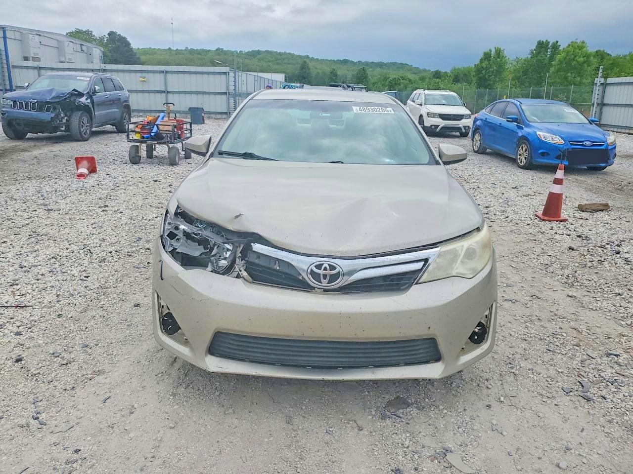 2013 Toyota Camry Le Tan vin: 4T4BF1FK4DR328897