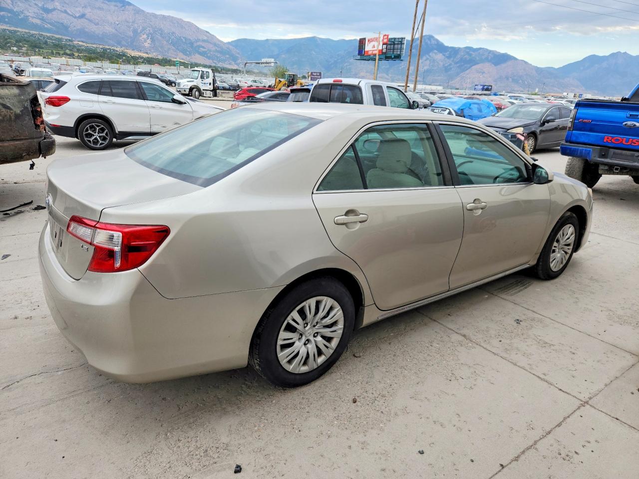 2013 Toyota Camry Le Бежевый vin: 4T4BF1FK4DR336613