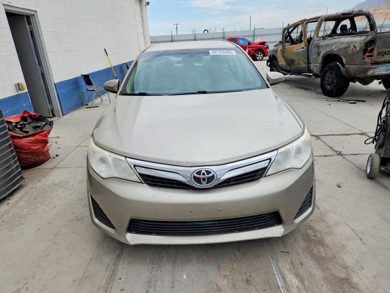 2013 Toyota Camry Le Бежевый vin: 4T4BF1FK4DR336613