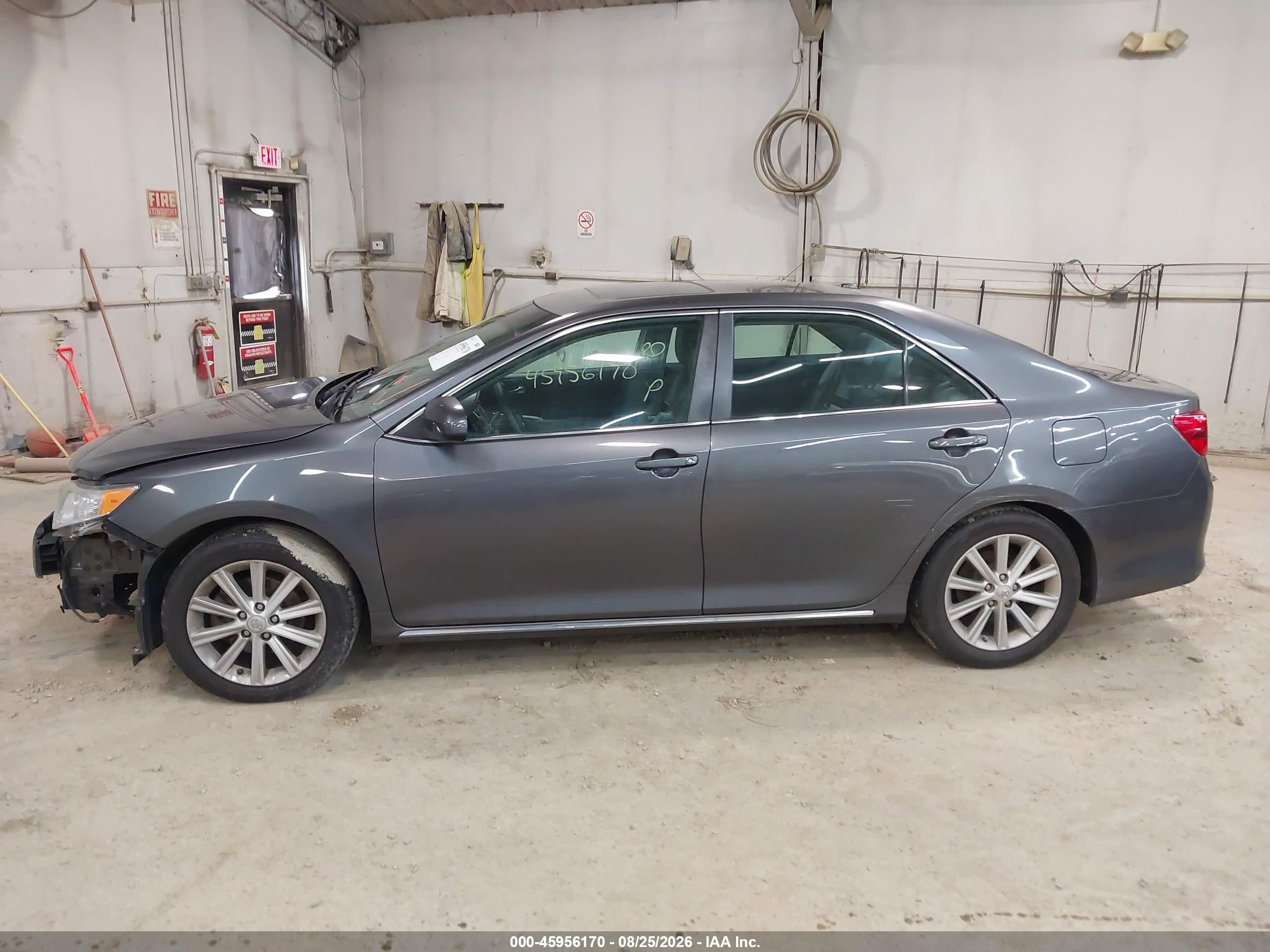 2014 Toyota Camry Xle Gray vin: 4T4BF1FK4ER338461