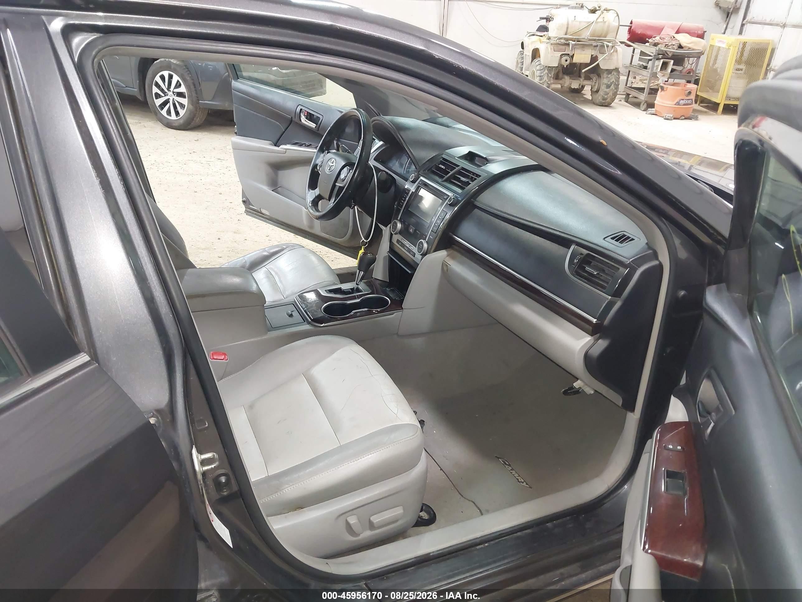 2014 Toyota Camry Xle Gray vin: 4T4BF1FK4ER338461