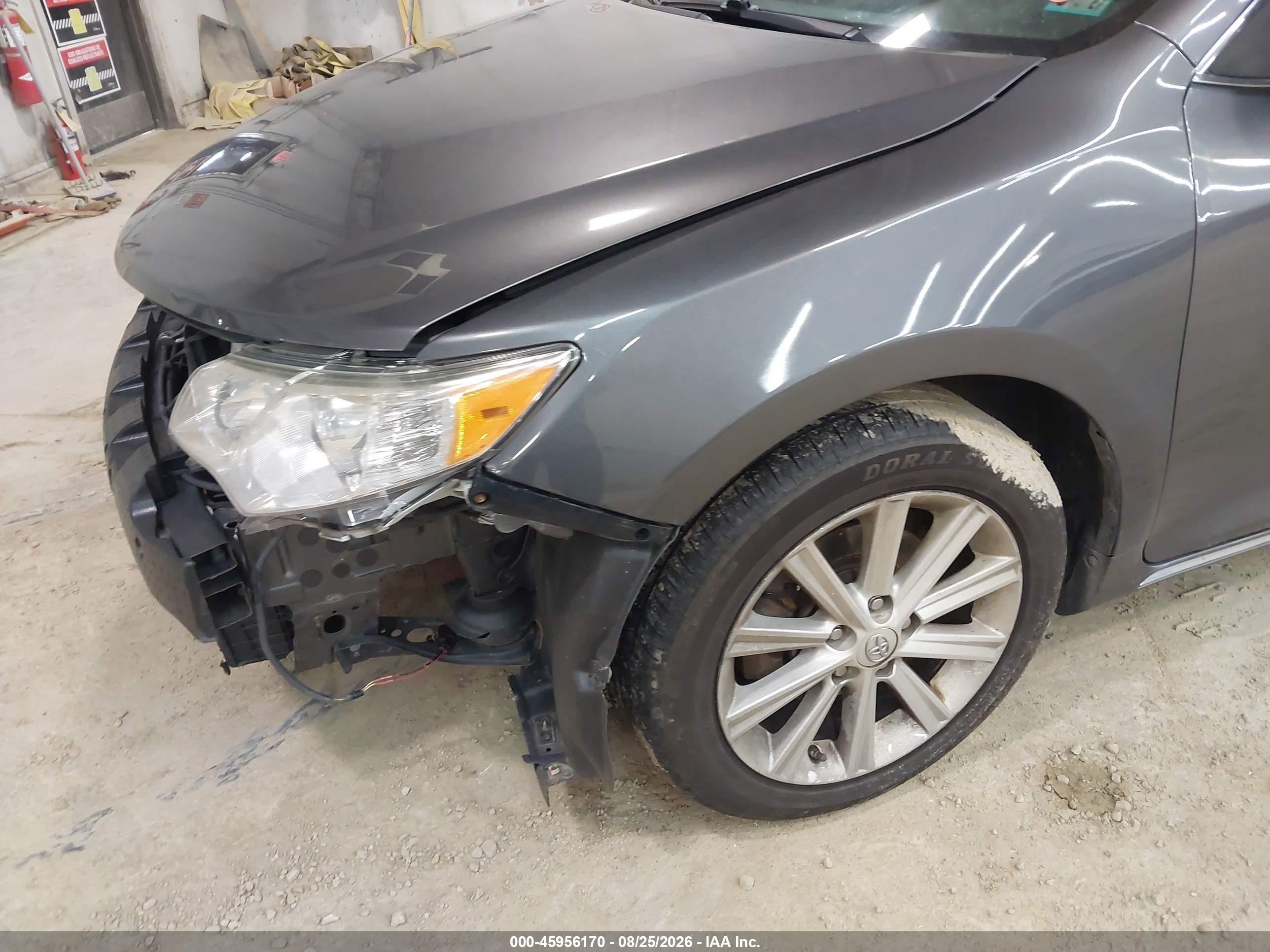 2014 Toyota Camry Xle Gray vin: 4T4BF1FK4ER338461