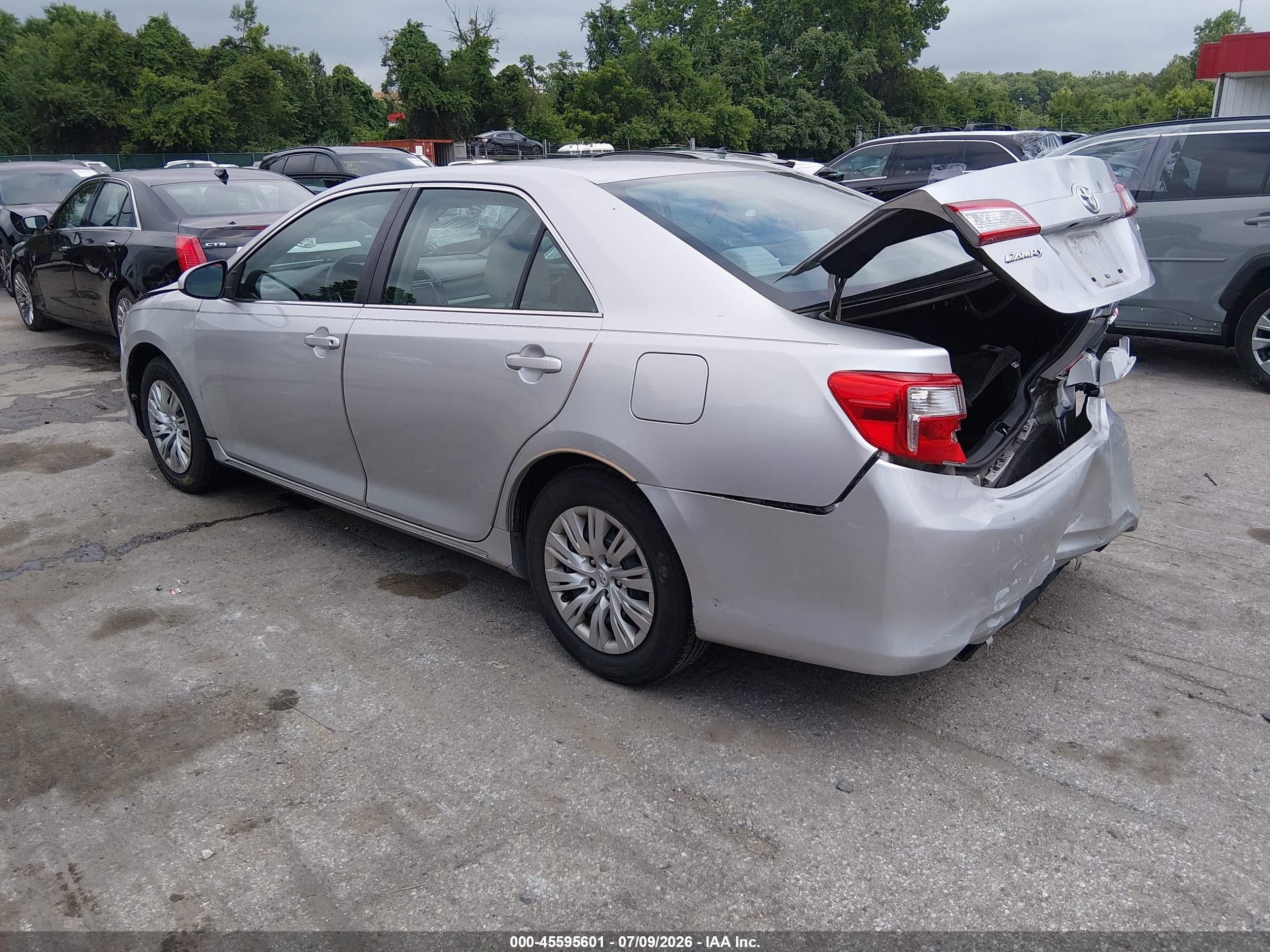 2014 Toyota Camry Le Silver vin: 4T4BF1FK4ER346477