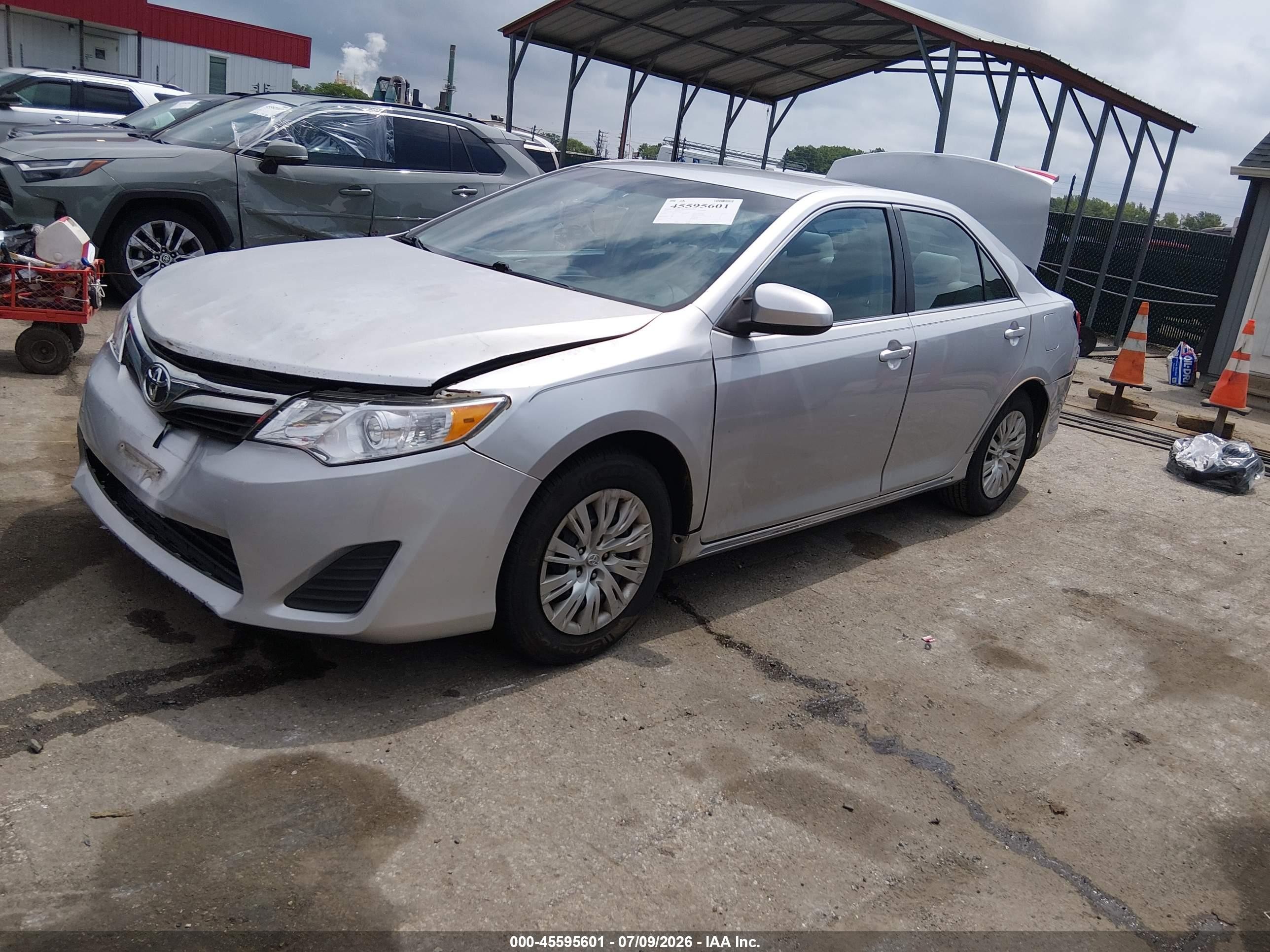2014 Toyota Camry Le Silver vin: 4T4BF1FK4ER346477