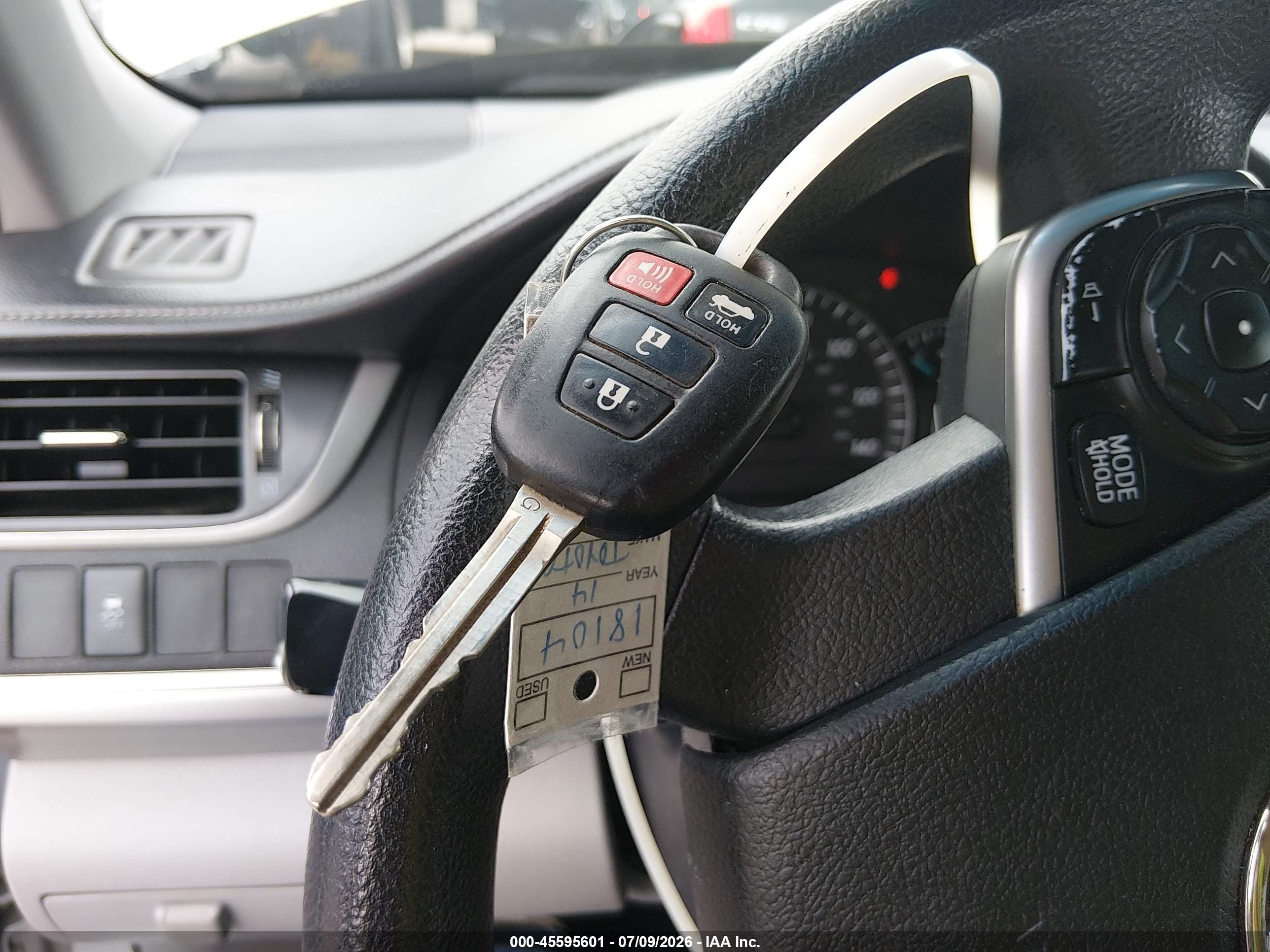 2014 Toyota Camry Le Silver vin: 4T4BF1FK4ER346477