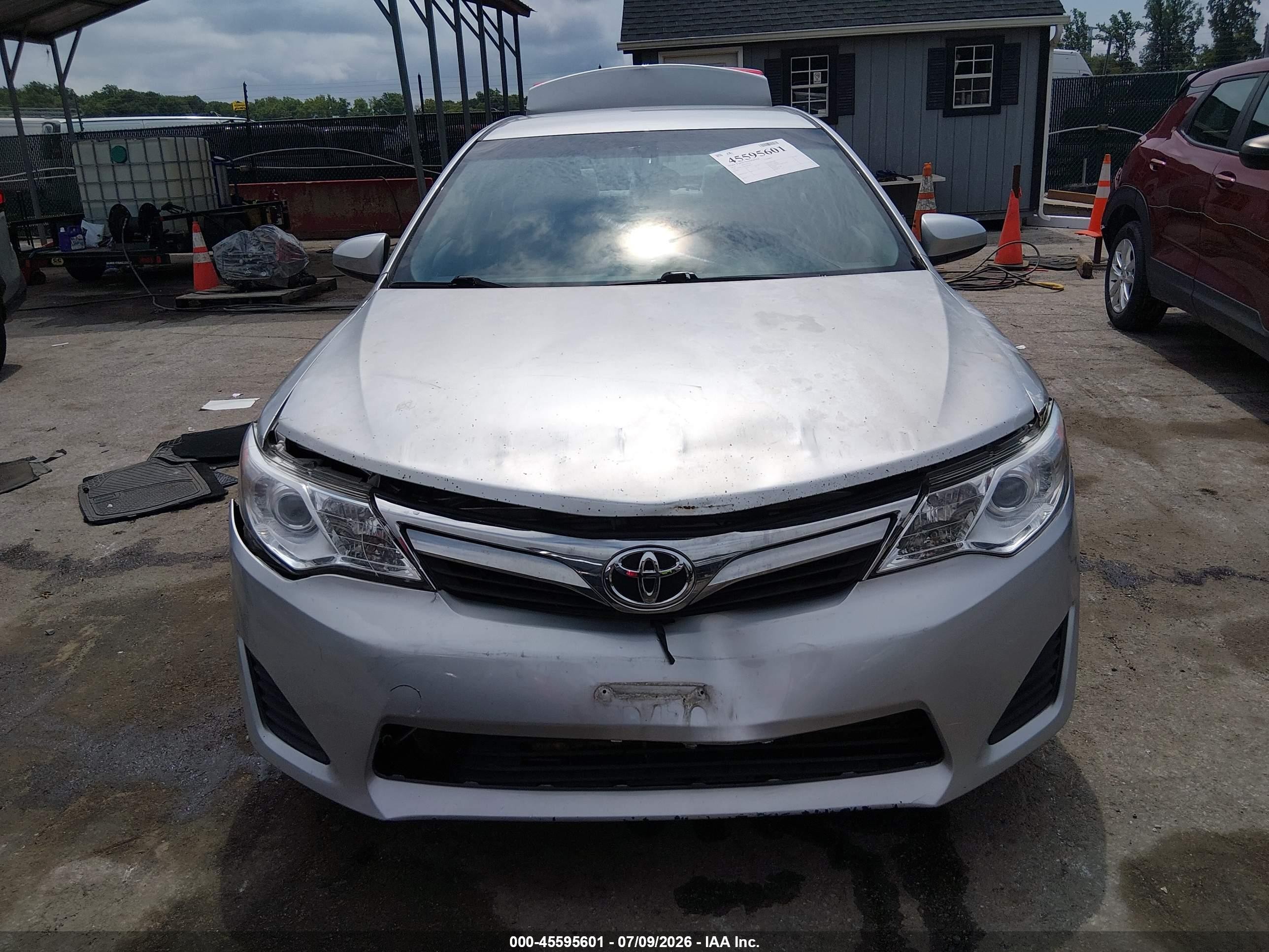 2014 Toyota Camry Le Silver vin: 4T4BF1FK4ER346477
