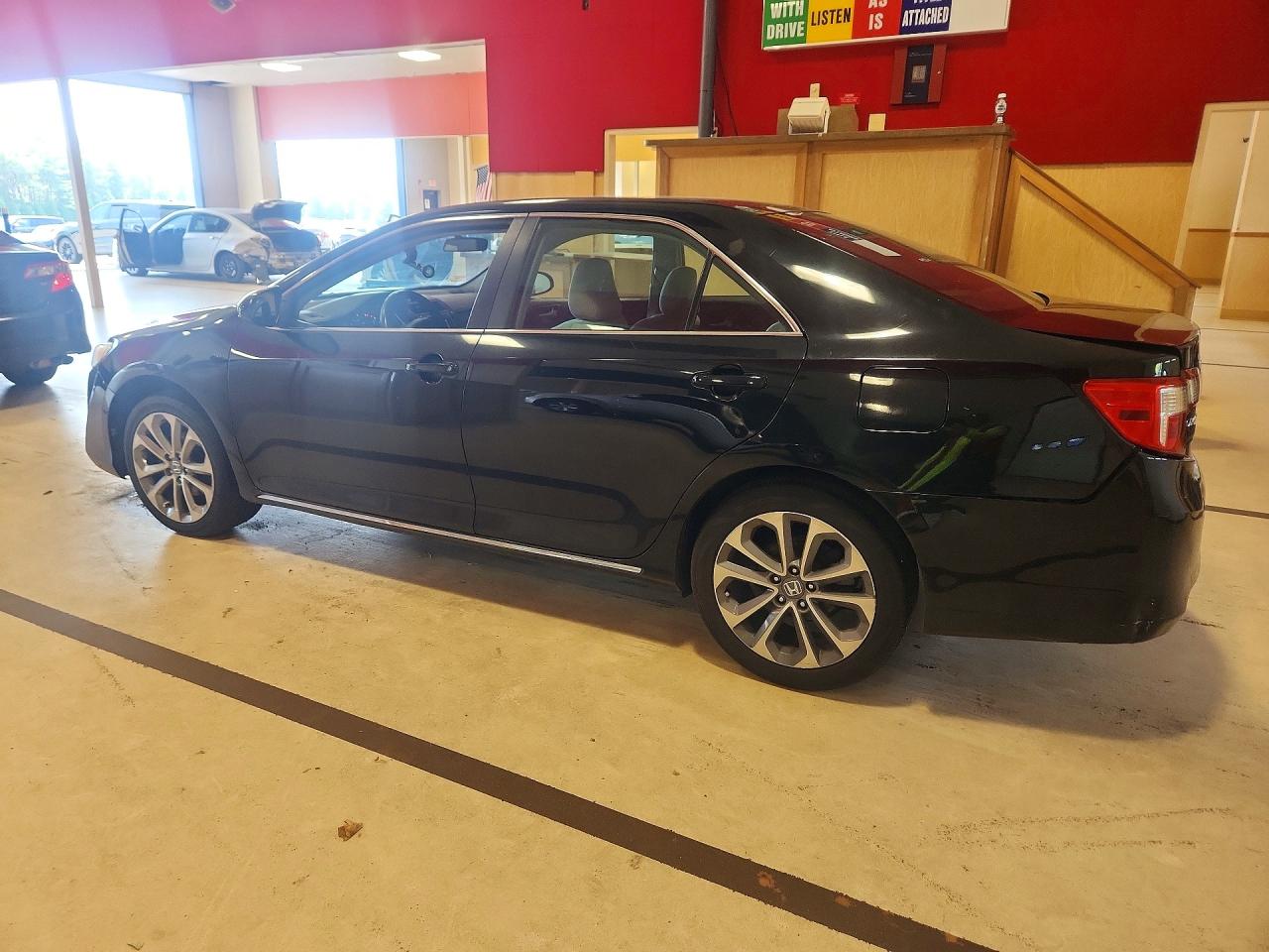2014 Toyota Camry Le Черный vin: 4T4BF1FK4ER352991