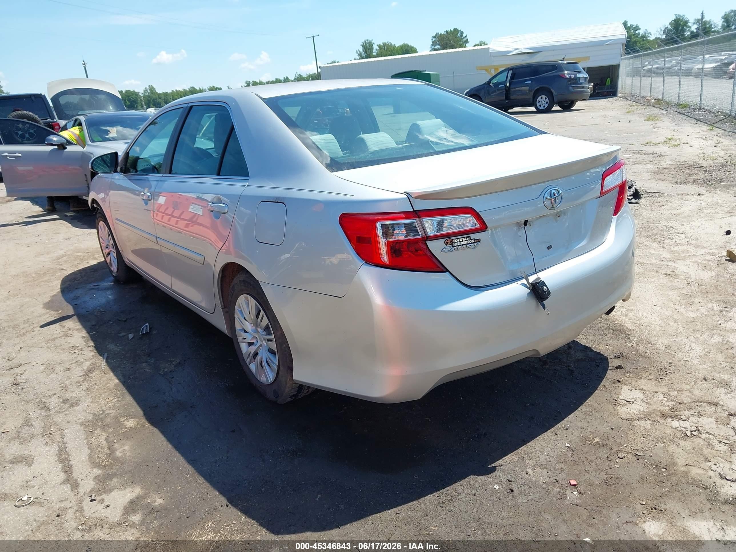 2014 Toyota Camry L Silver vin: 4T4BF1FK4ER355017