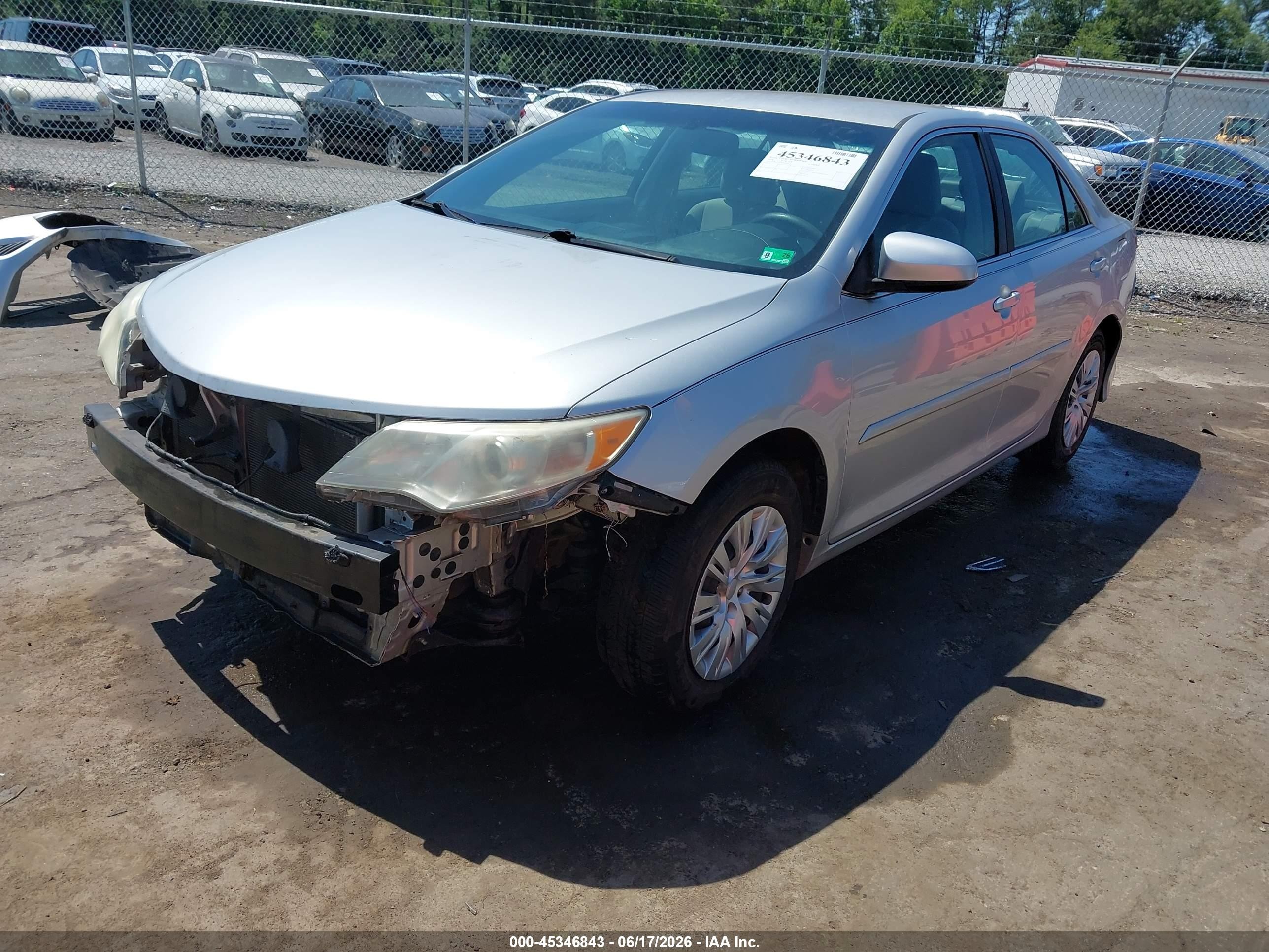 2014 Toyota Camry L Silver vin: 4T4BF1FK4ER355017