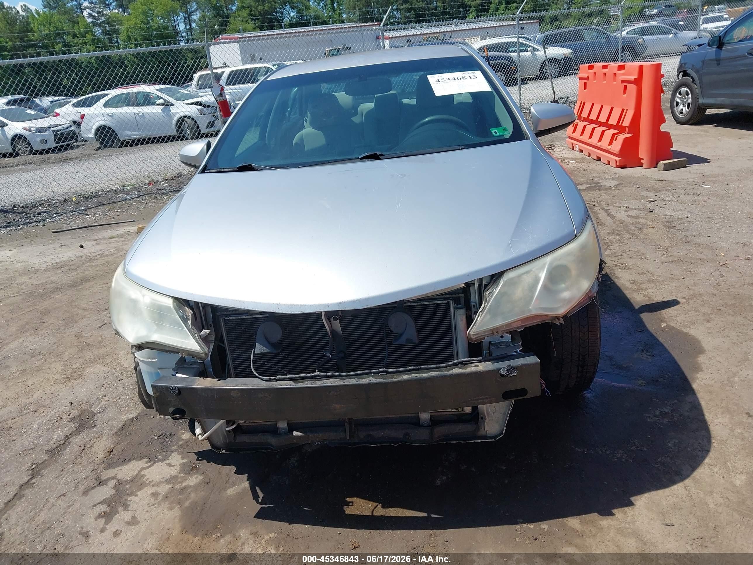 2014 Toyota Camry L Silver vin: 4T4BF1FK4ER355017