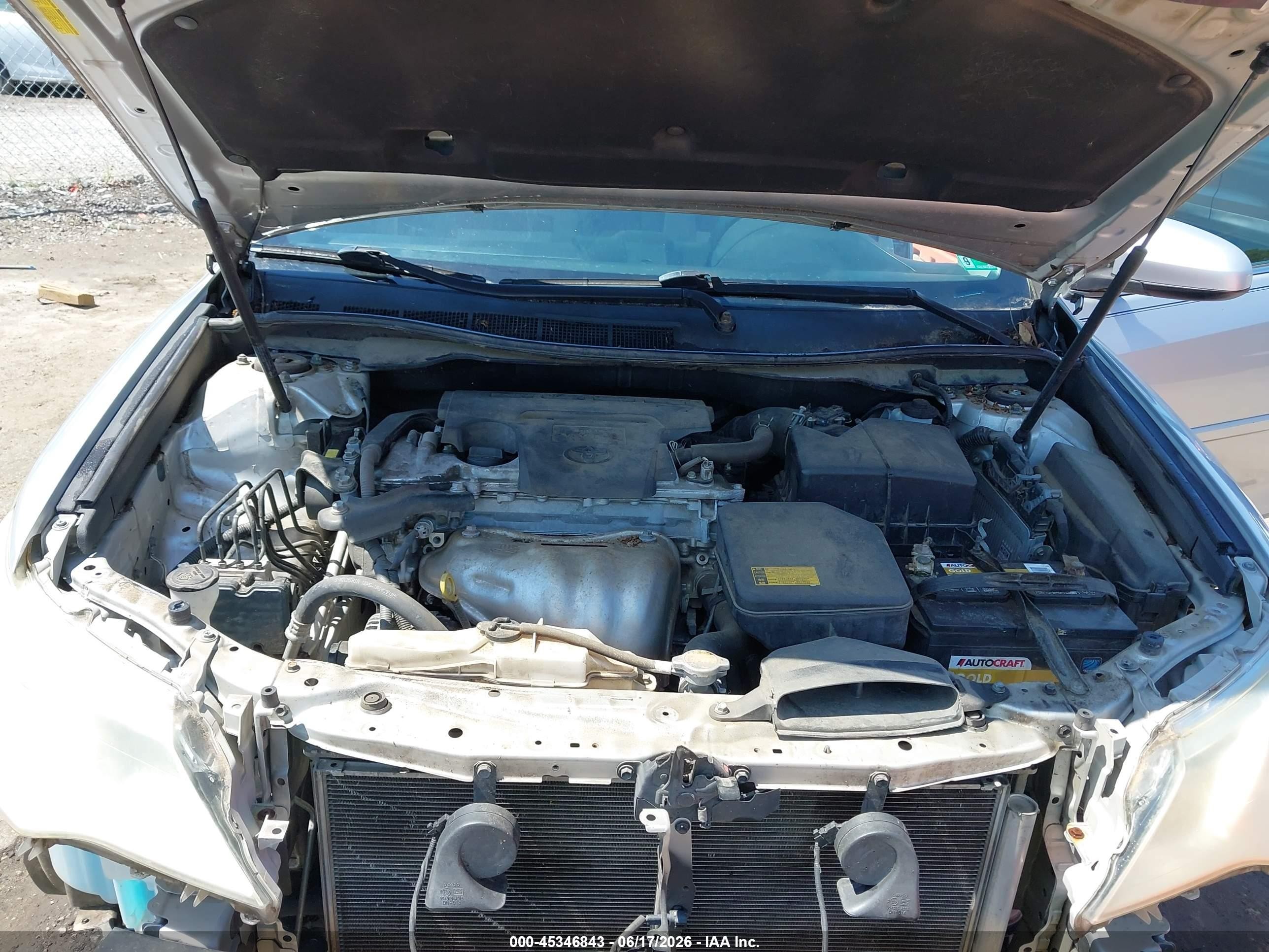 2014 Toyota Camry L Silver vin: 4T4BF1FK4ER355017