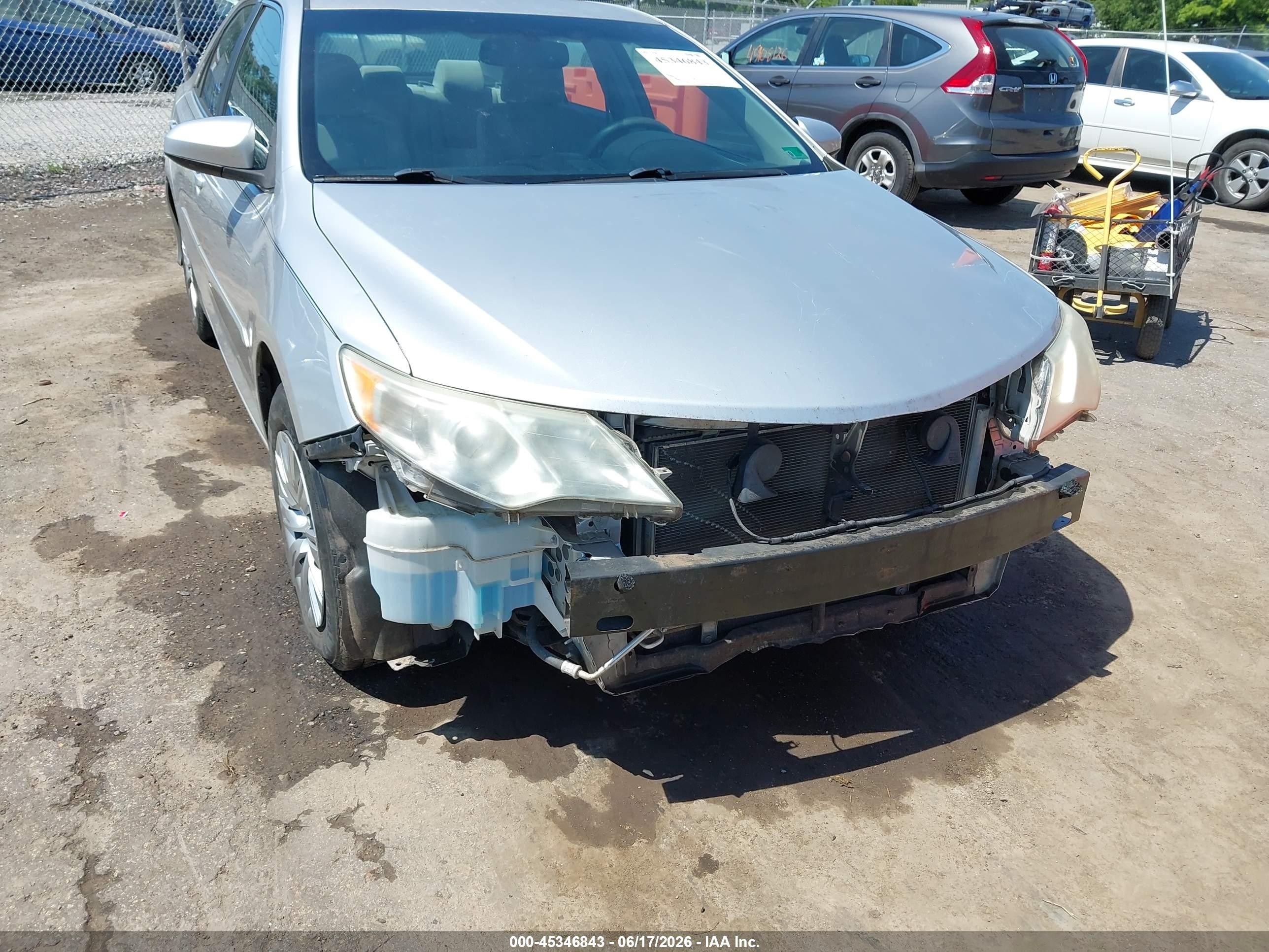 2014 Toyota Camry L Silver vin: 4T4BF1FK4ER355017