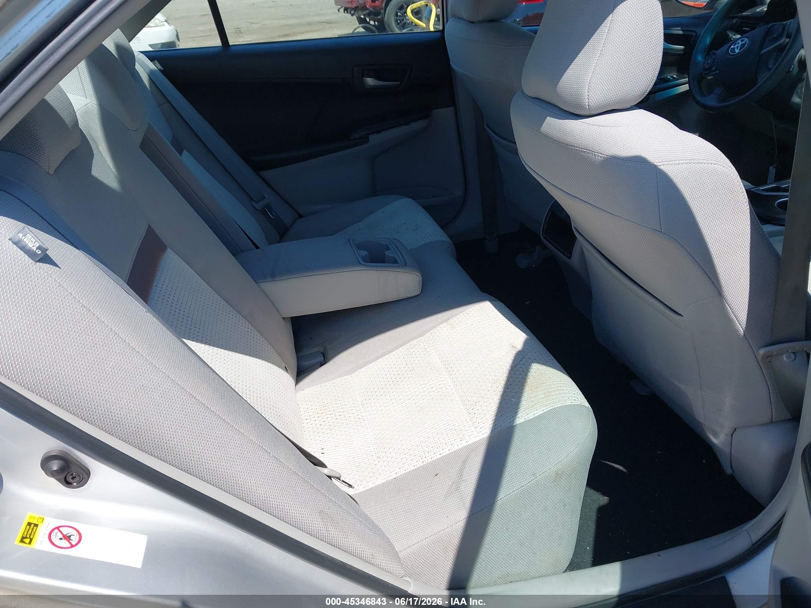 2014 Toyota Camry L Silver vin: 4T4BF1FK4ER355017