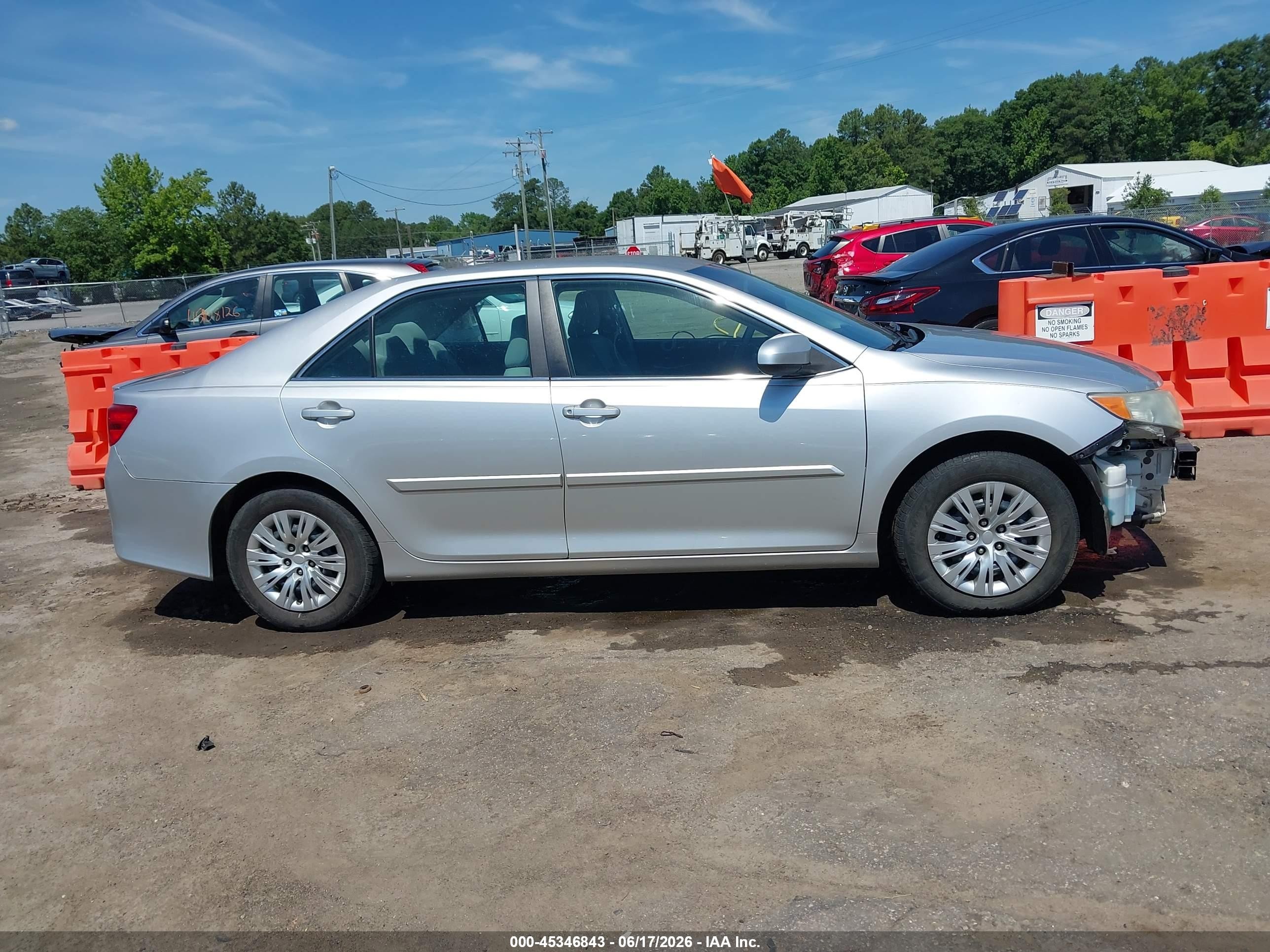 2014 Toyota Camry L Silver vin: 4T4BF1FK4ER355017