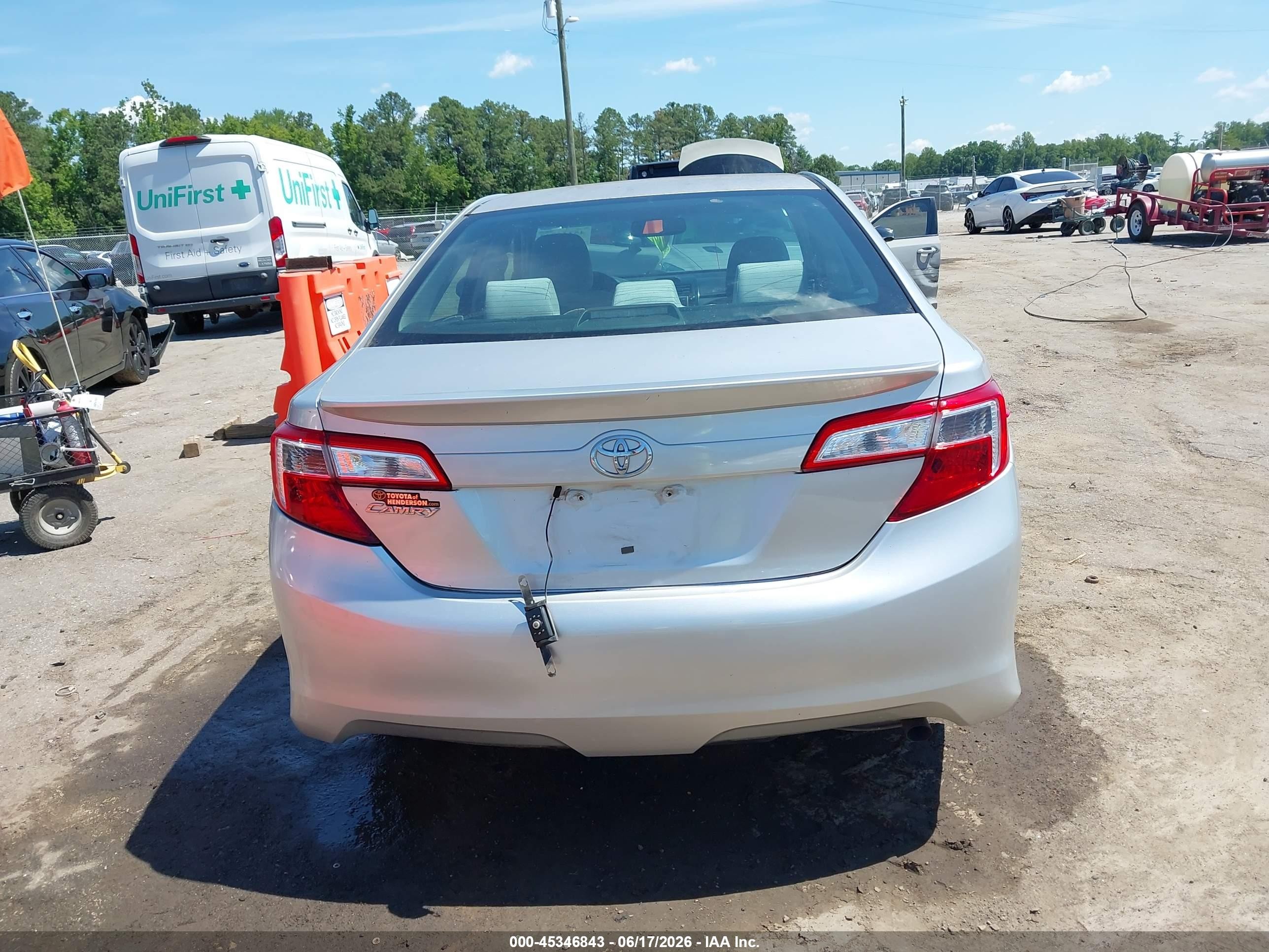 2014 Toyota Camry L Silver vin: 4T4BF1FK4ER355017