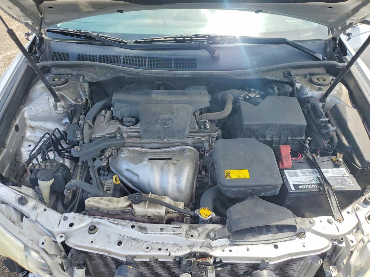 2014 Toyota Camry L Silver vin: 4T4BF1FK4ER357396