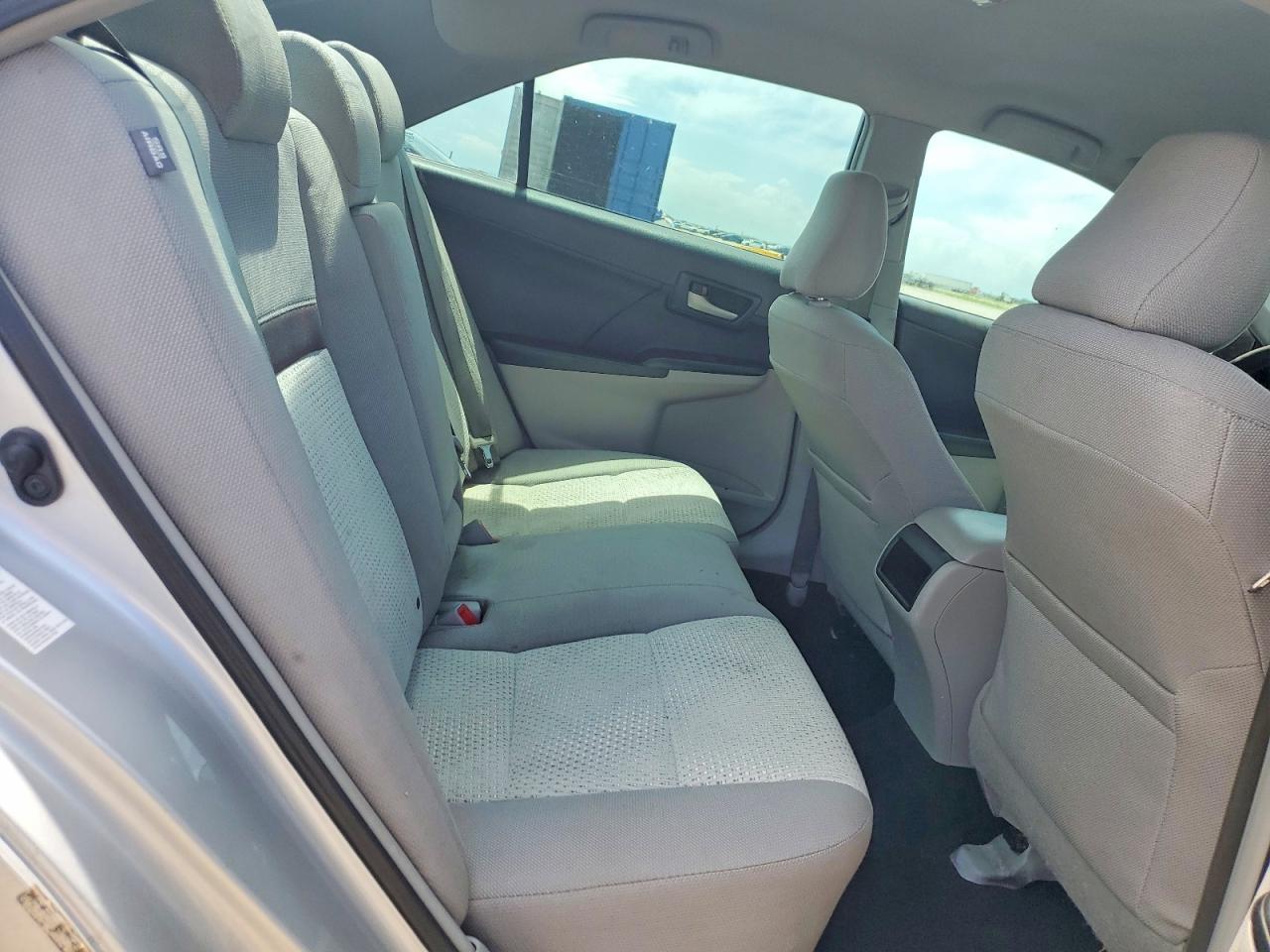 2014 Toyota Camry L Silver vin: 4T4BF1FK4ER357396