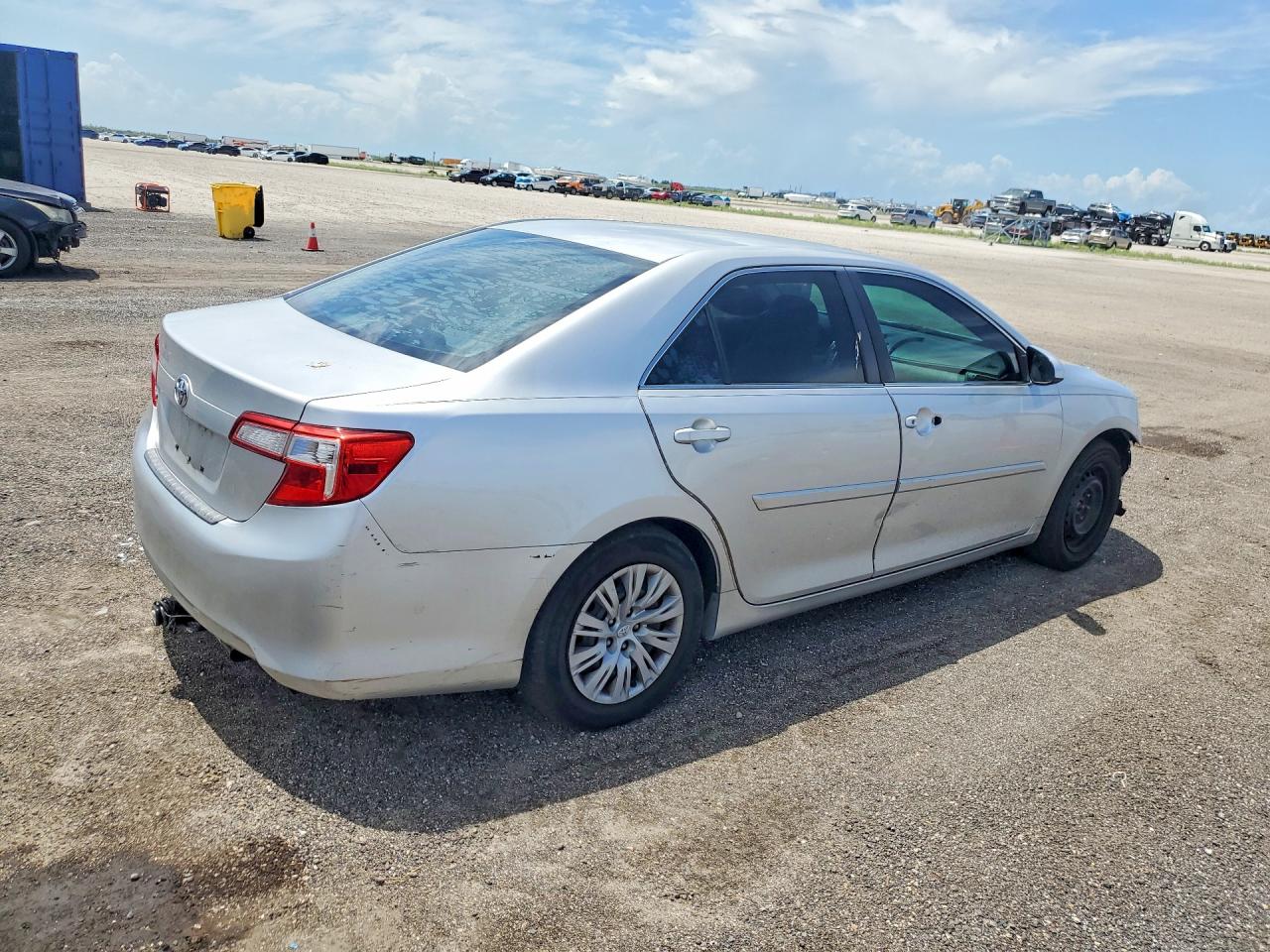 2014 Toyota Camry L Silver vin: 4T4BF1FK4ER357396