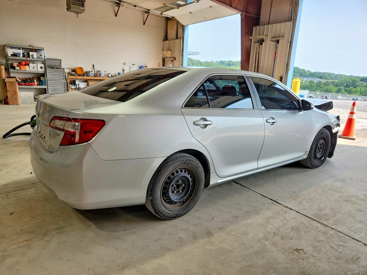 2014 Toyota Camry Le Silver vin: 4T4BF1FK4ER363358
