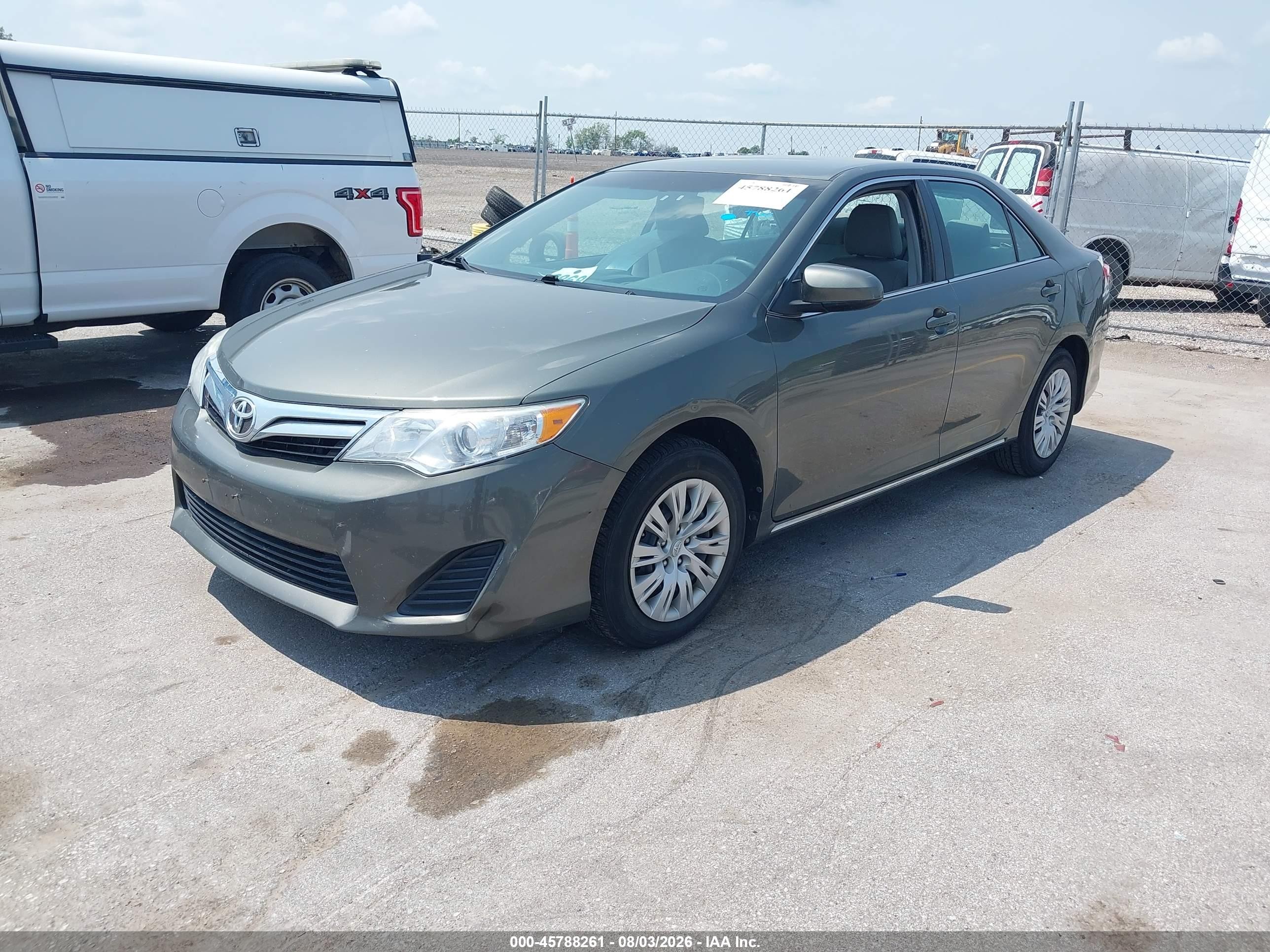 2014 Toyota Camry Le Gray vin: 4T4BF1FK4ER363618