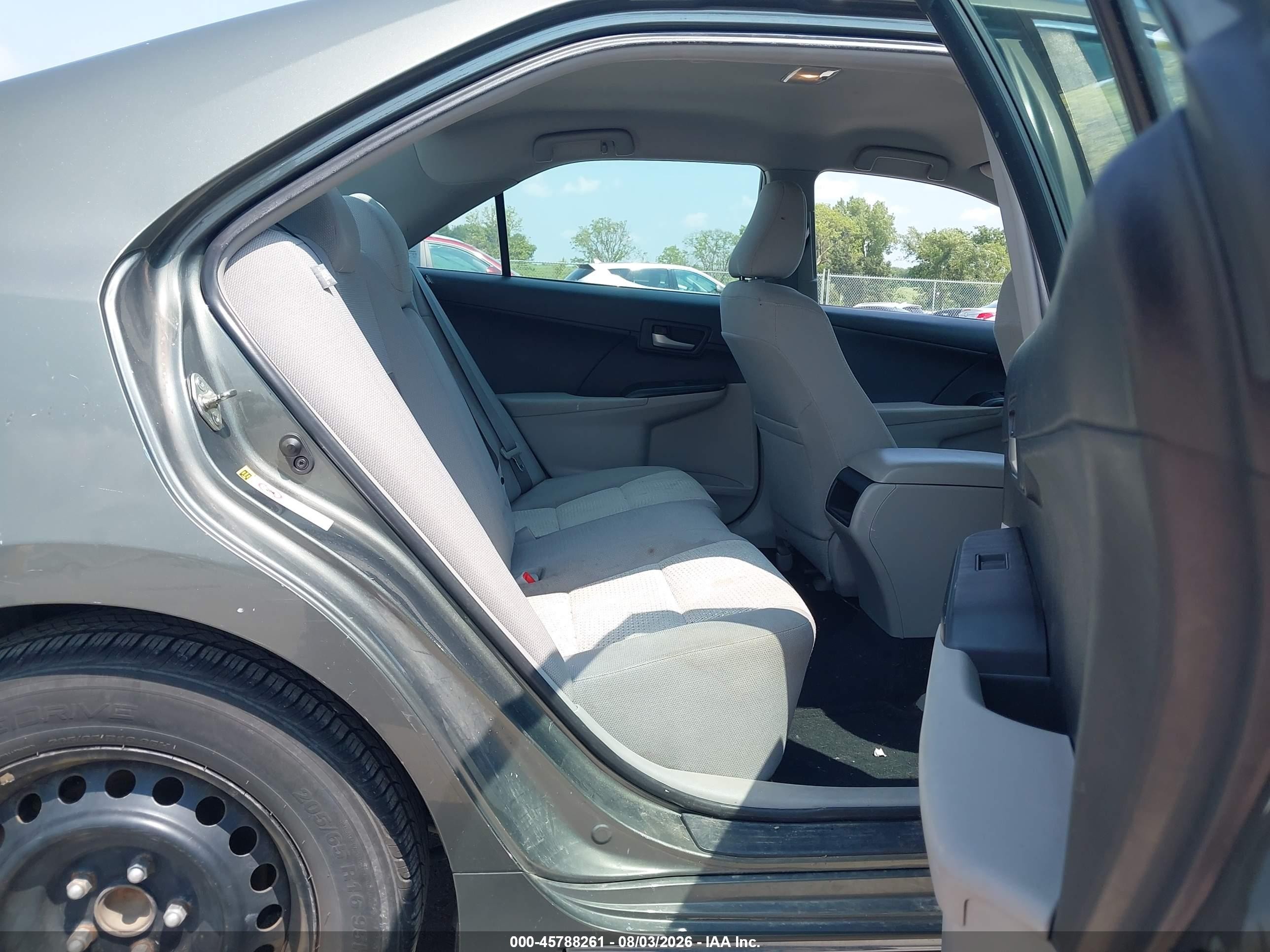 2014 Toyota Camry Le Gray vin: 4T4BF1FK4ER363618