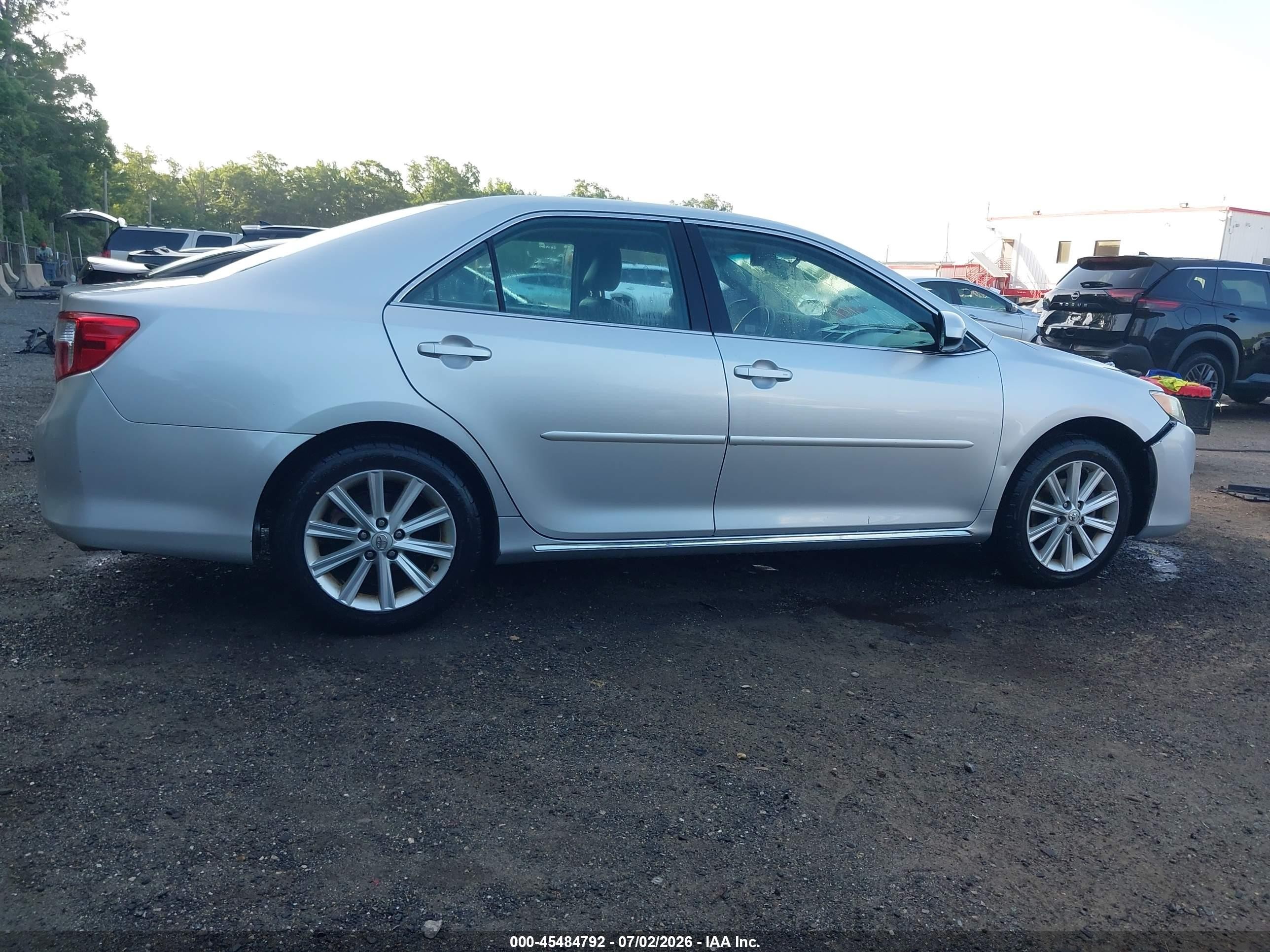 2014 Toyota Camry Xle Silver vin: 4T4BF1FK4ER369080