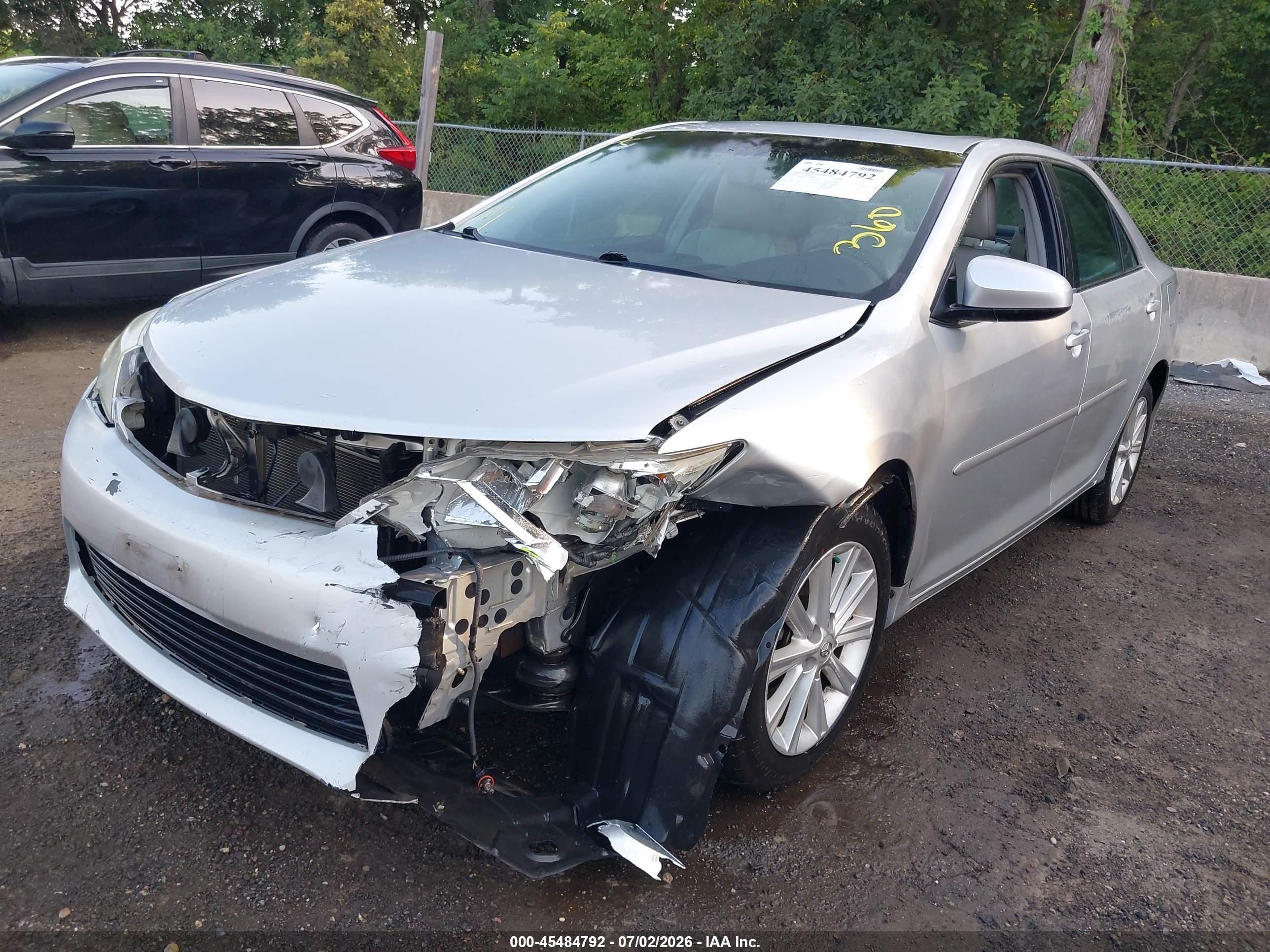 2014 Toyota Camry Xle Silver vin: 4T4BF1FK4ER369080