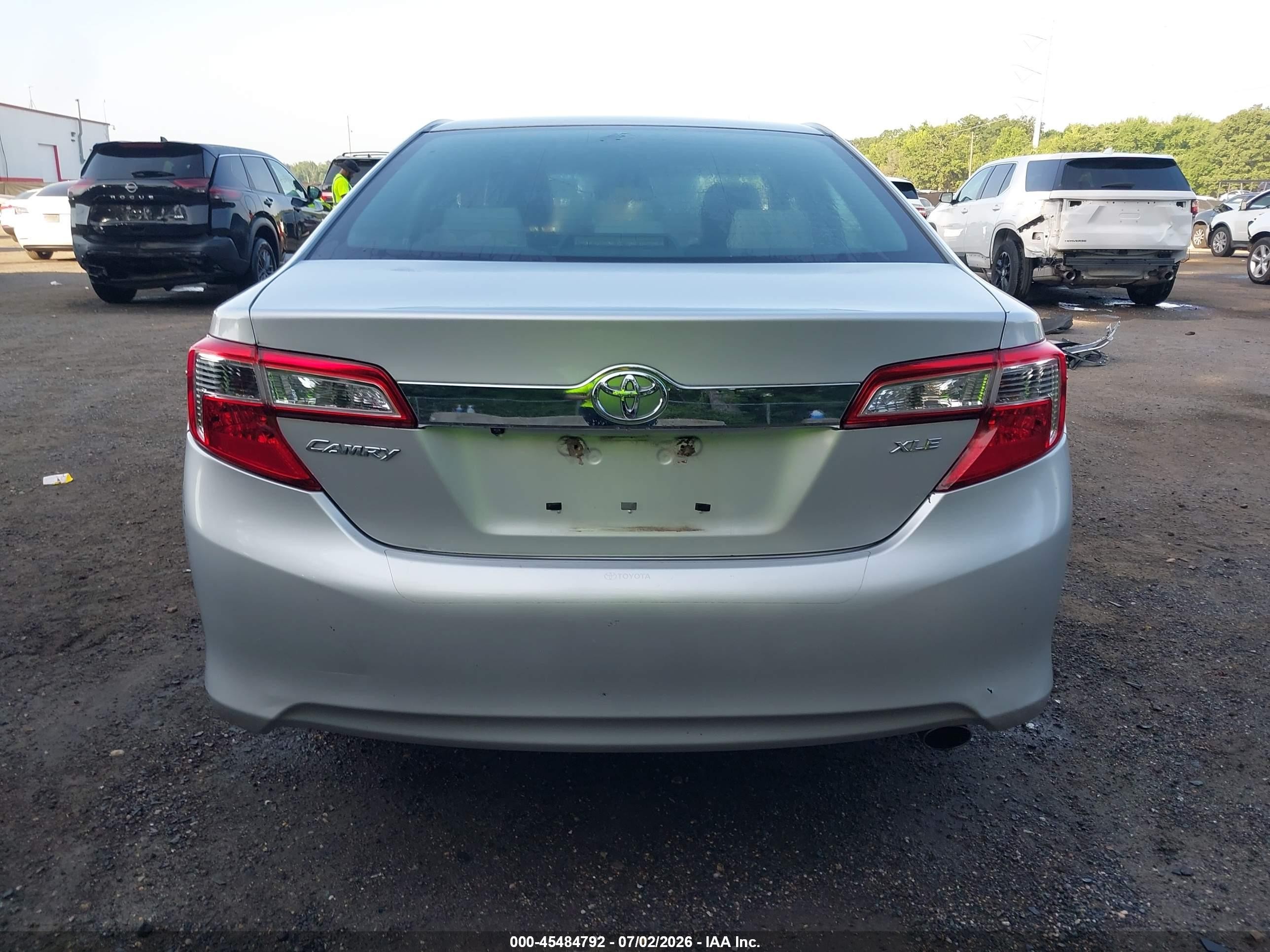 2014 Toyota Camry Xle Silver vin: 4T4BF1FK4ER369080