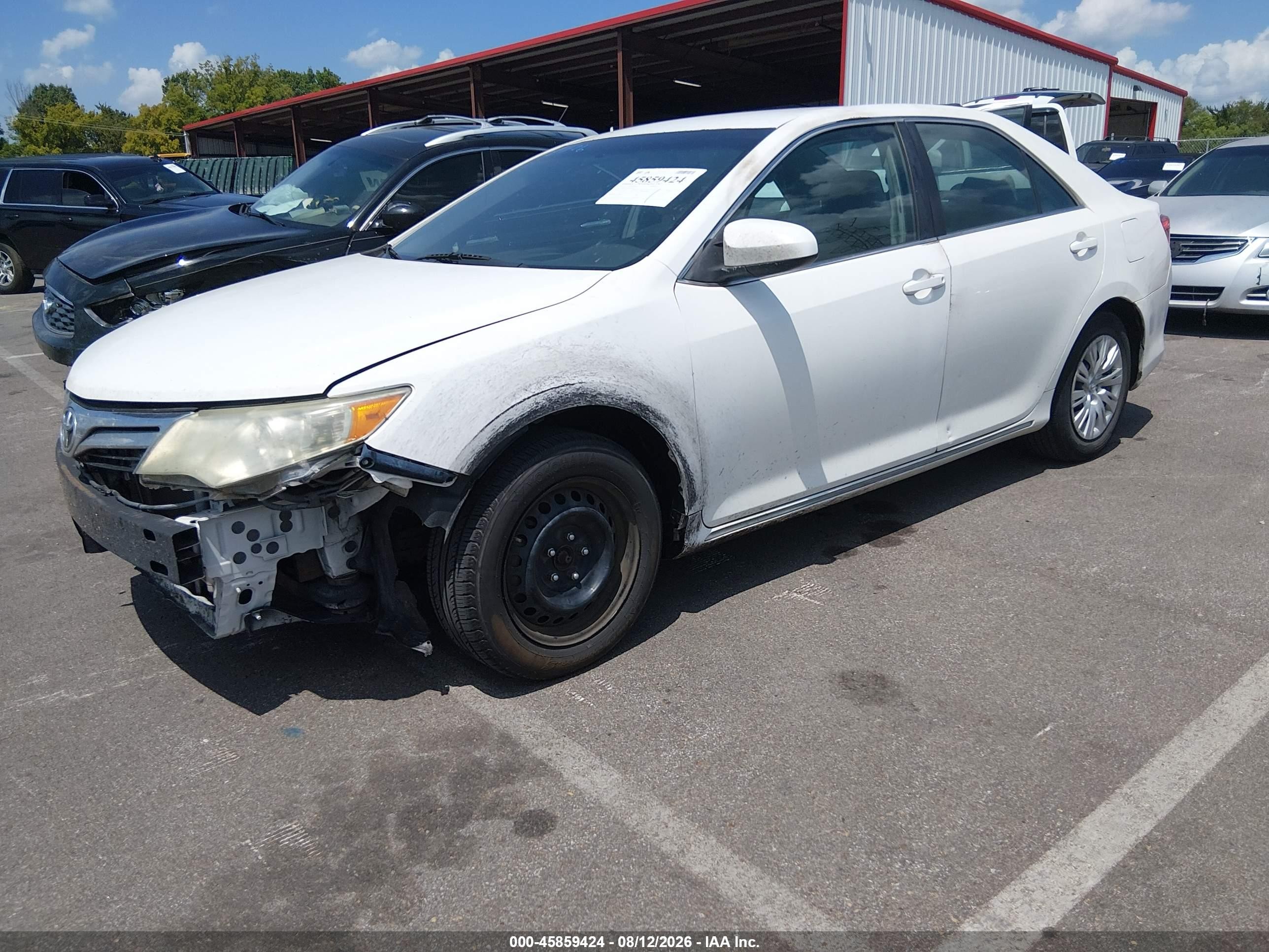 2014 Toyota Camry Le White vin: 4T4BF1FK4ER371301