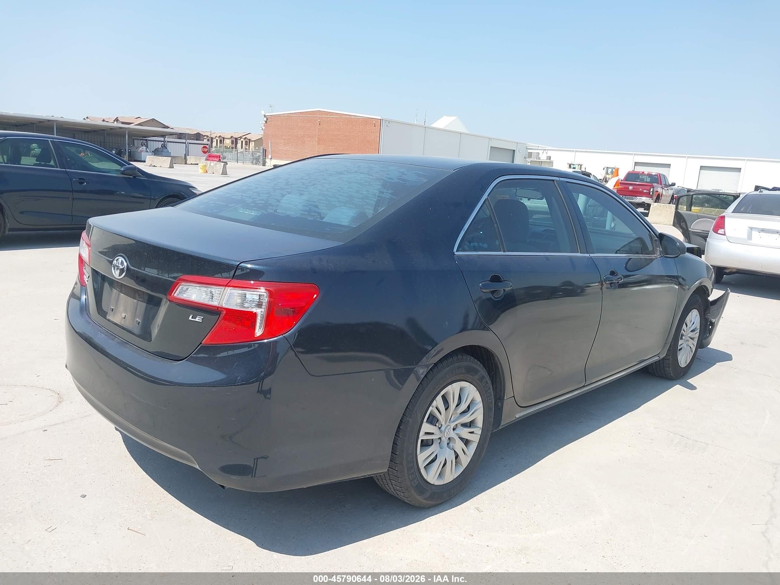 2014 Toyota Camry Le Черный vin: 4T4BF1FK4ER374716