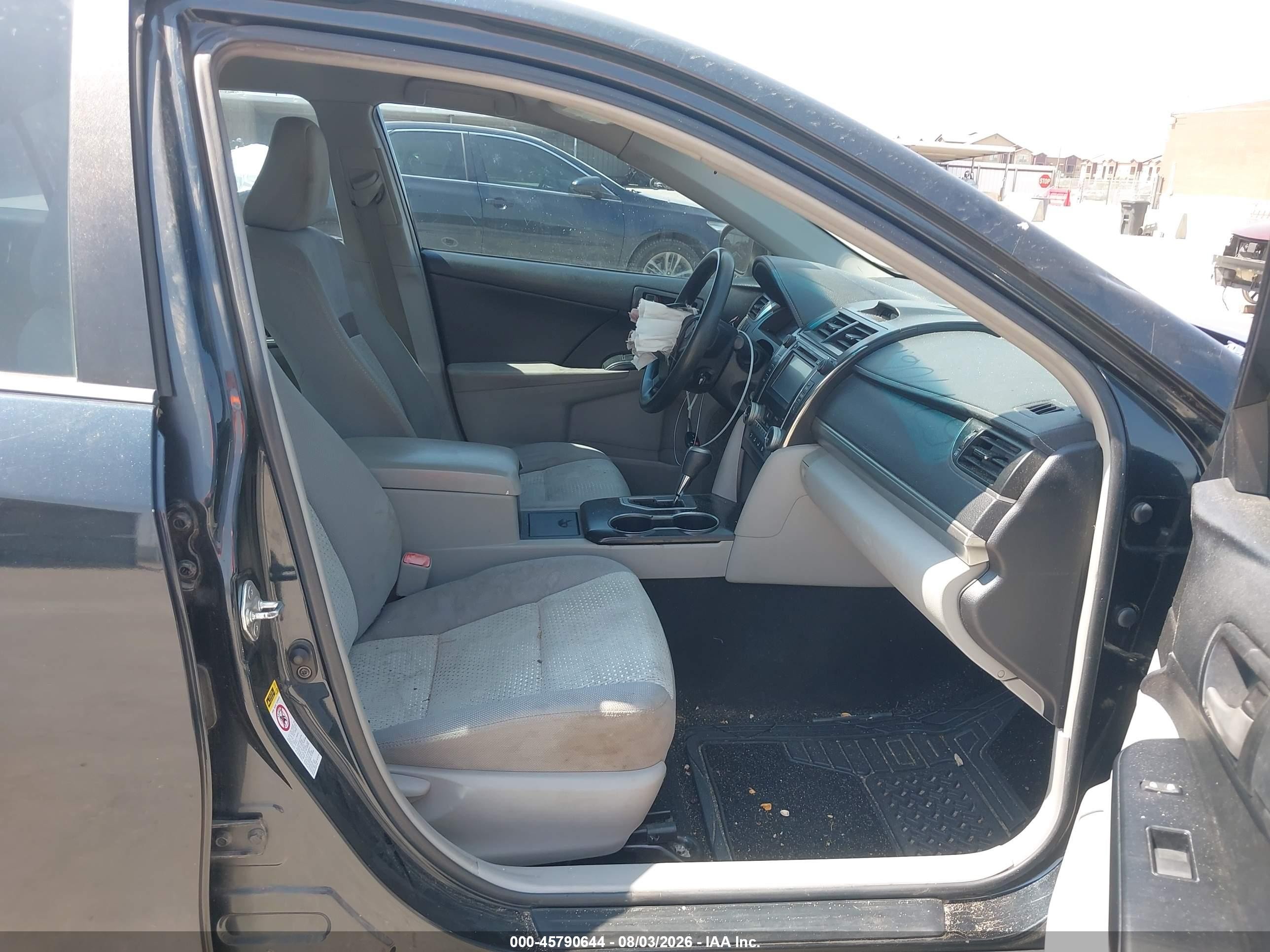 2014 Toyota Camry Le Черный vin: 4T4BF1FK4ER374716
