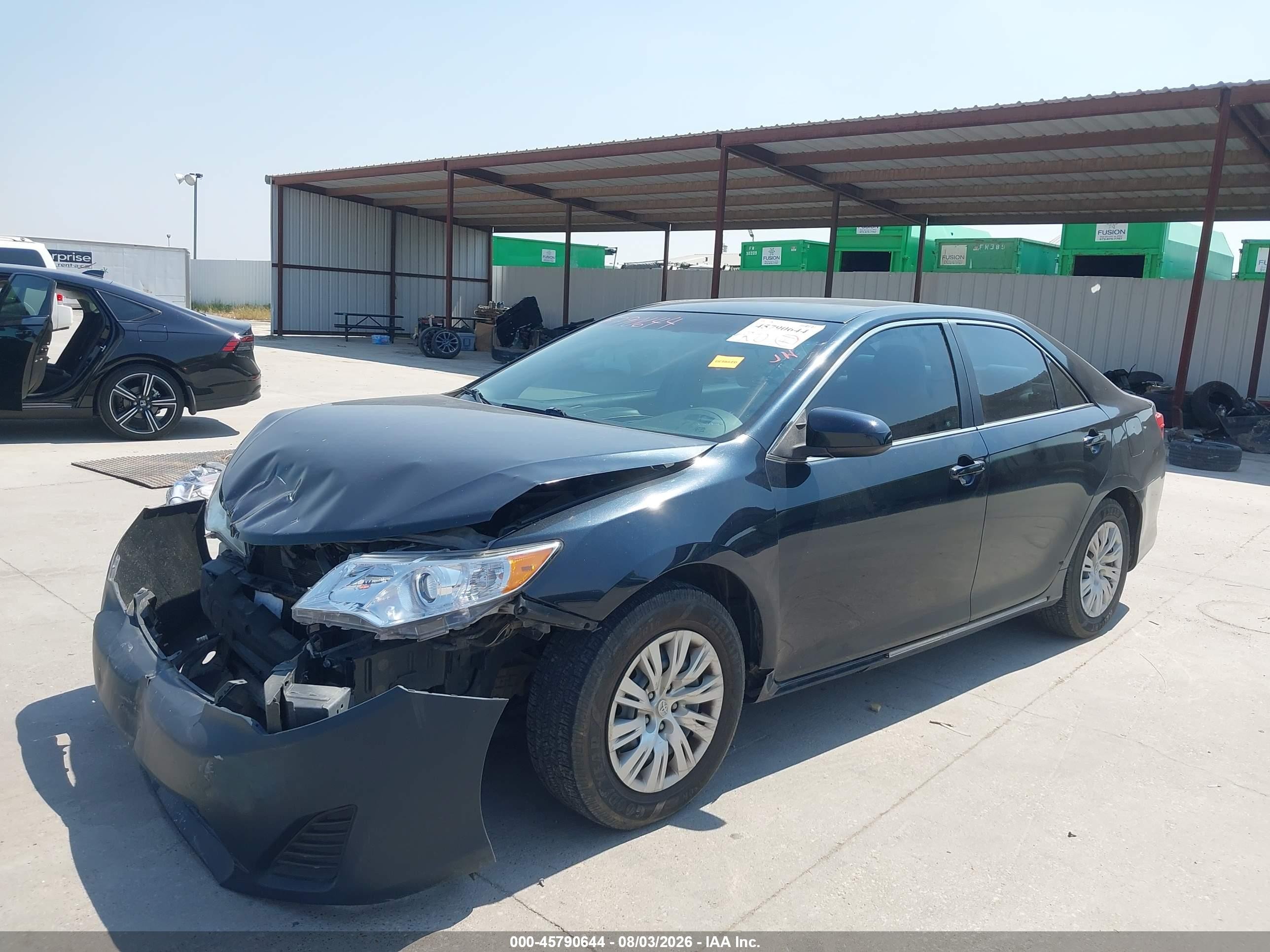 2014 Toyota Camry Le Черный vin: 4T4BF1FK4ER374716
