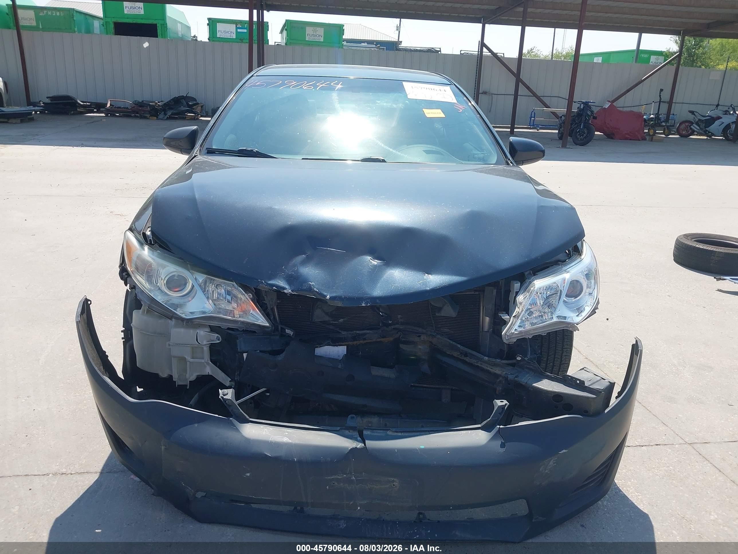 2014 Toyota Camry Le Черный vin: 4T4BF1FK4ER374716
